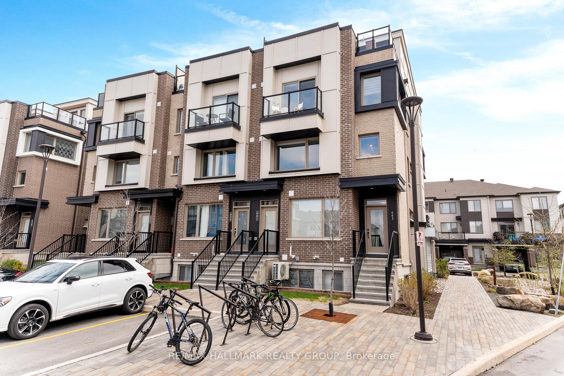 Photo 3 of 663 Makwa Private, Ottawa, CFB Rockcliffe and Area — HOMEH