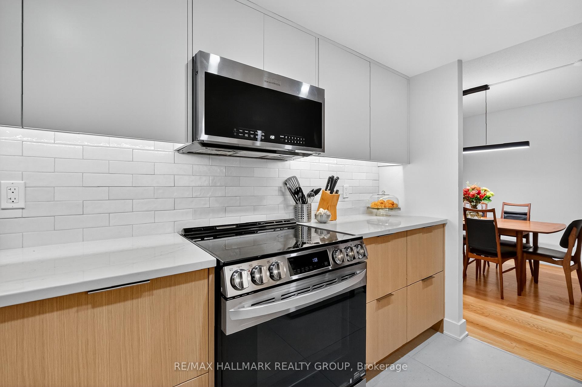 Photo 5 of Unit 202, 317 Metcalfe Street, Ottawa, Ottawa Centre — HOMEH
