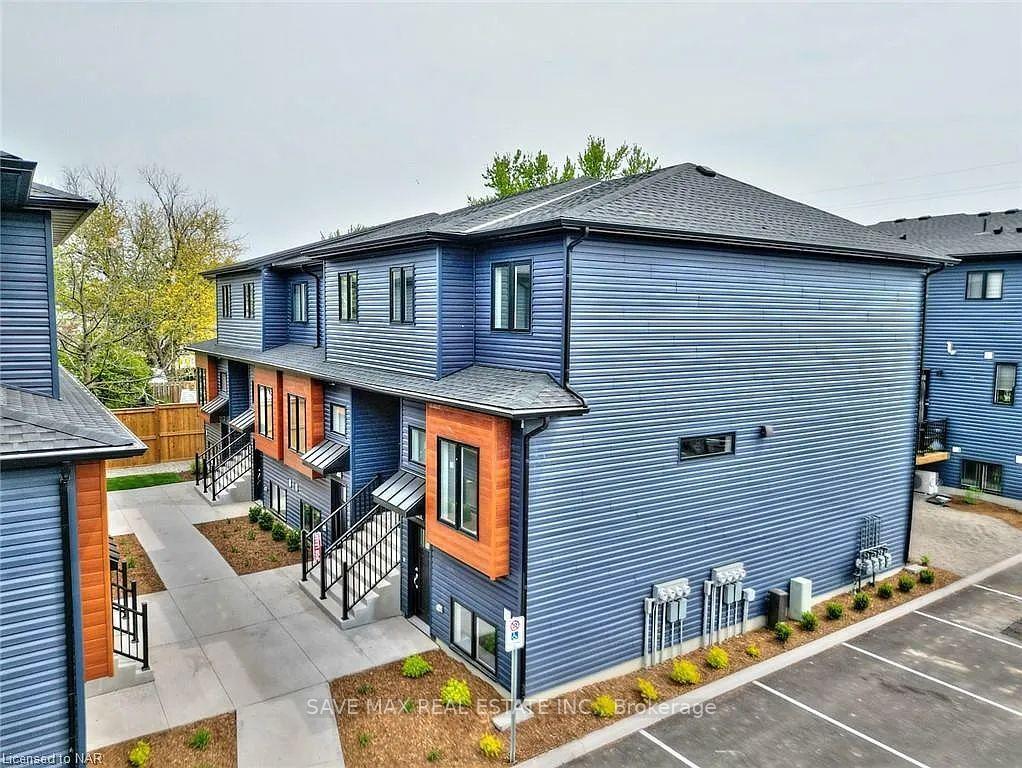 Front of Unit 211, 781 Clare Avenue E