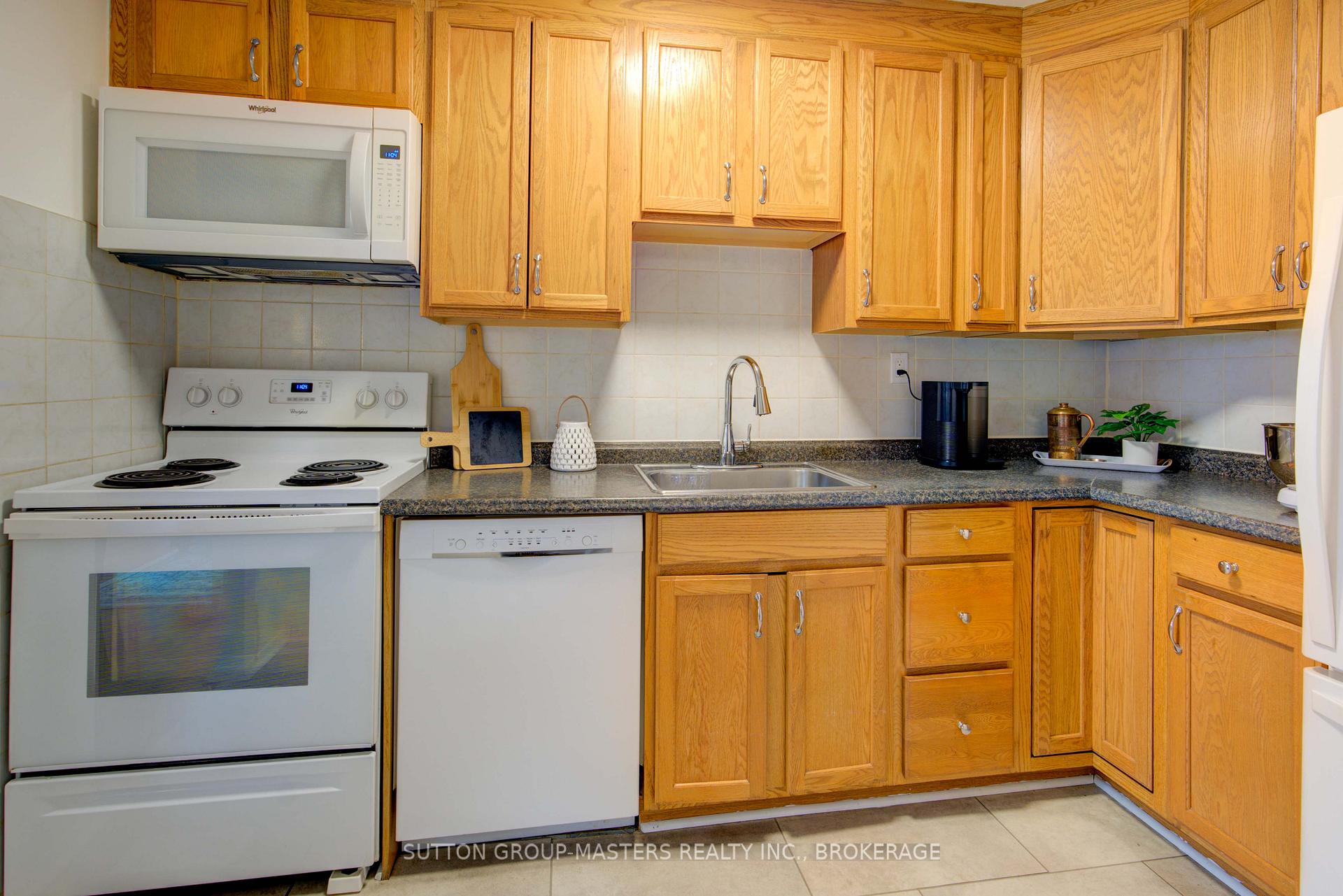 Photo 9 of Unit 51, 808 Datzell Lane, Kingston, South of Taylor-Kidd Blvd — HOMEH