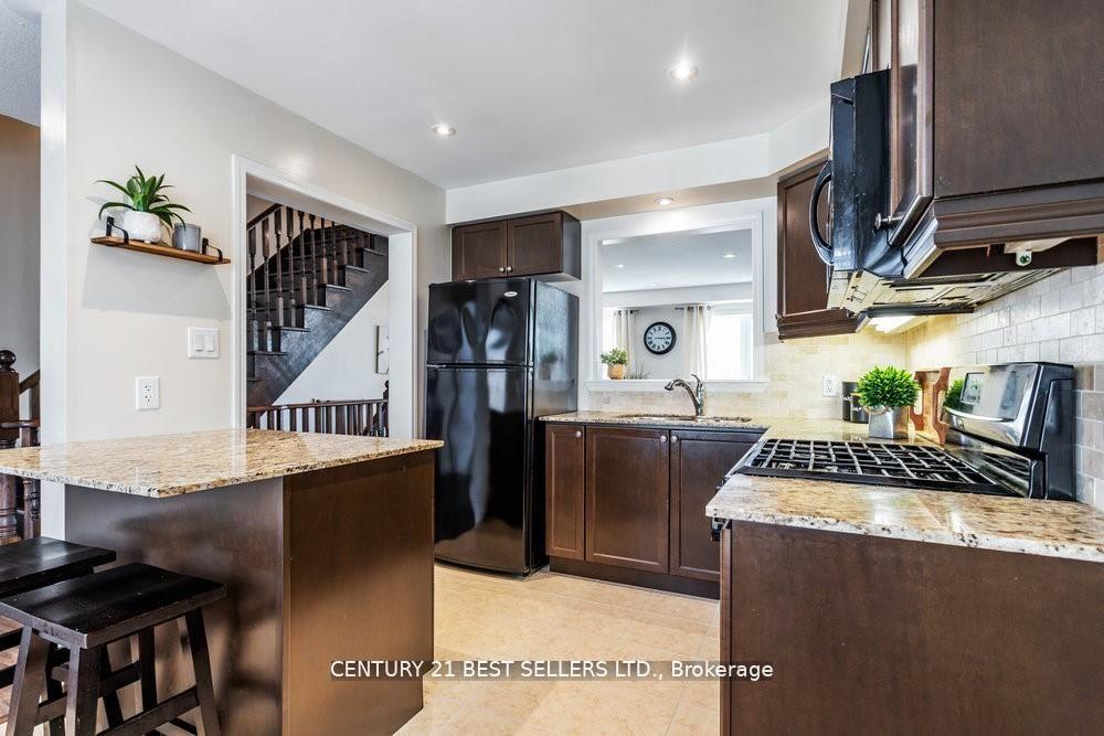 Photo 13 of Unit 37, 470 Beach Boulevard, Hamilton, Hamilton Beach — HOMEH