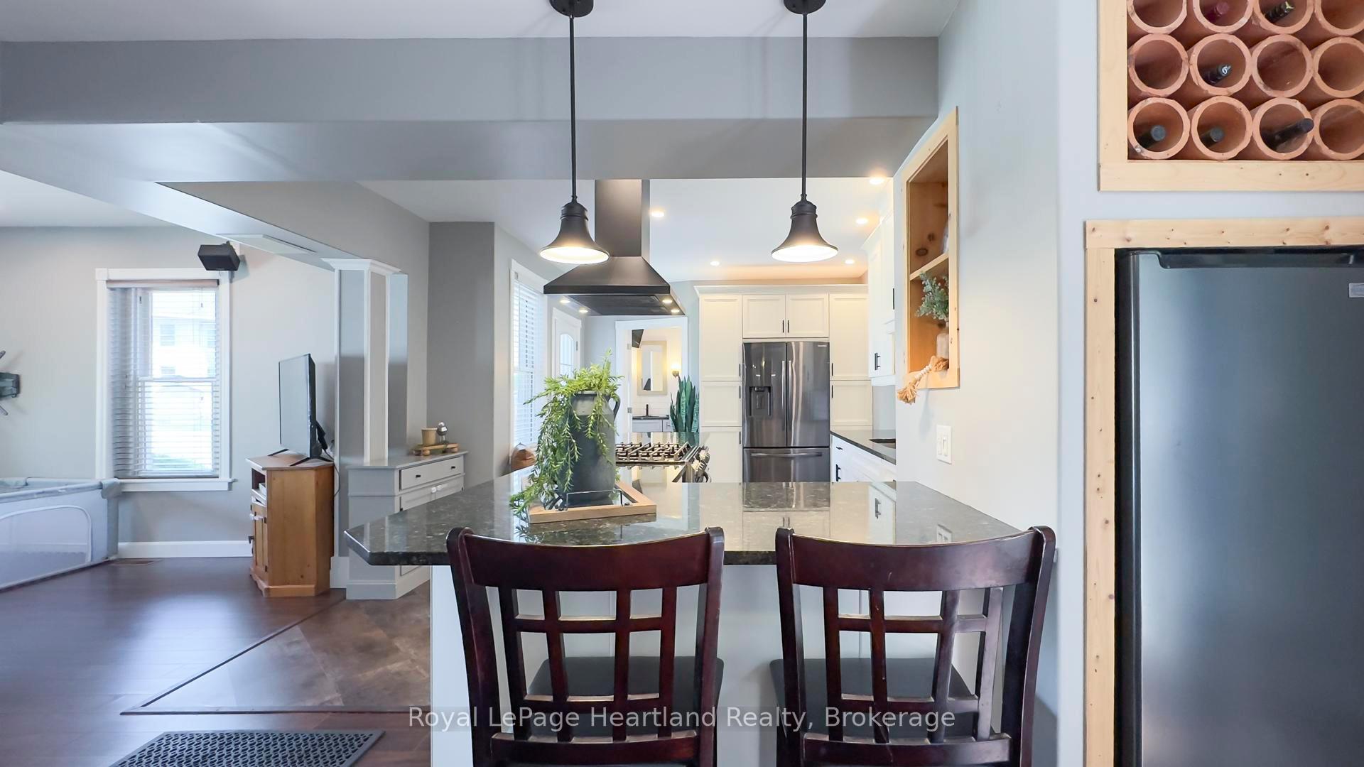 Photo 7 of 148 Britannia Road E, Goderich, Goderich (Town) — HOMEH