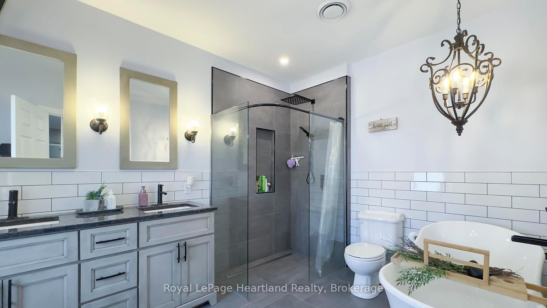 Photo 18 of 148 Britannia Road E, Goderich, Goderich (Town) — HOMEH