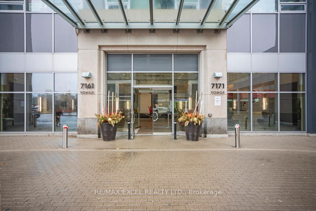 Photo 4 of Unit 2401, 7171 Yonge Street, Markham, Thornhill — HOMEH