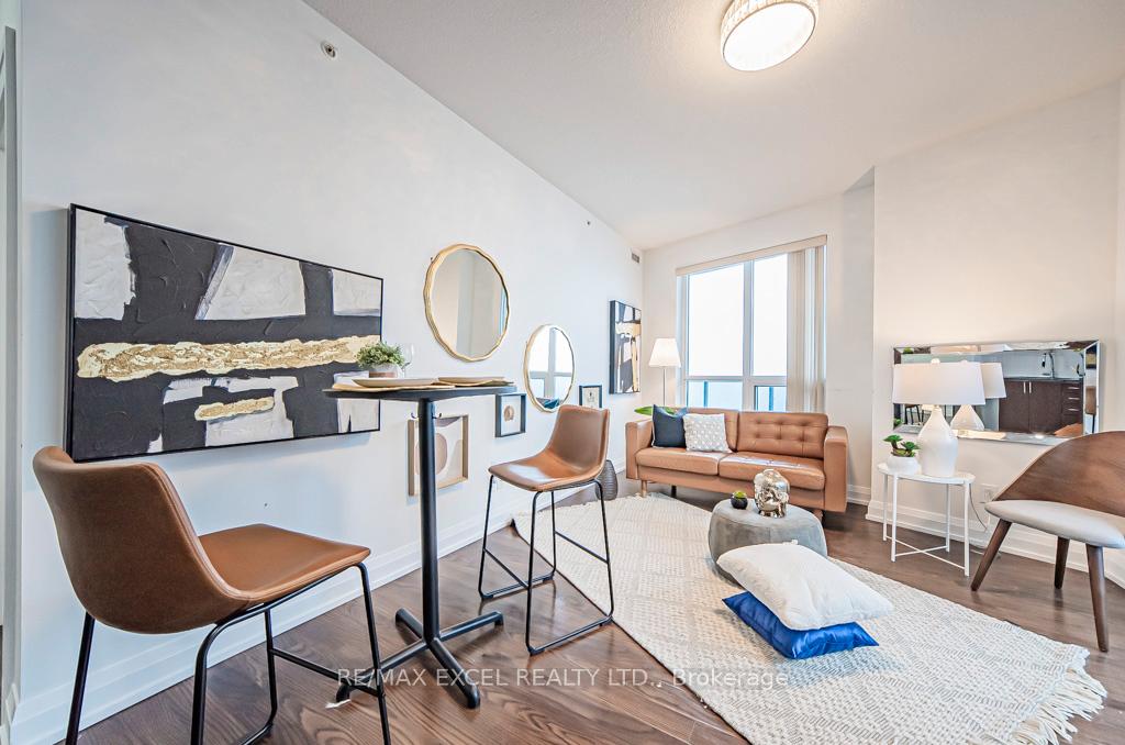 Photo 6 of Unit 2401, 7171 Yonge Street, Markham, Thornhill — HOMEH