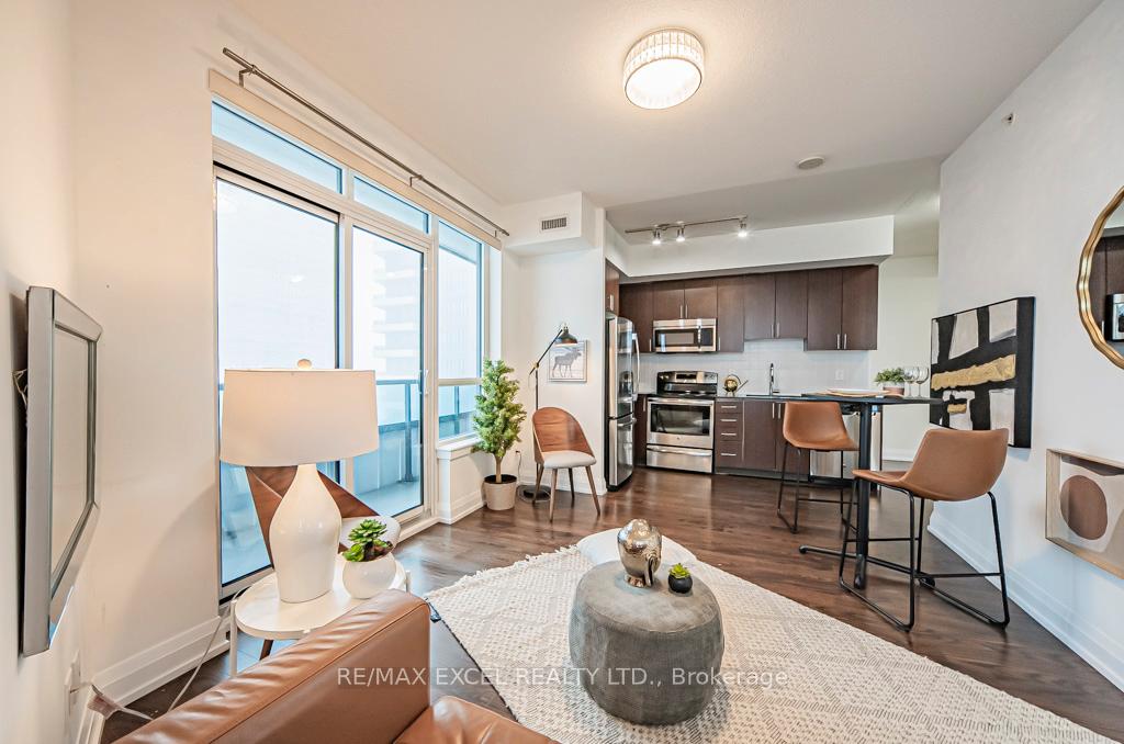 Photo 7 of Unit 2401, 7171 Yonge Street, Markham, Thornhill — HOMEH