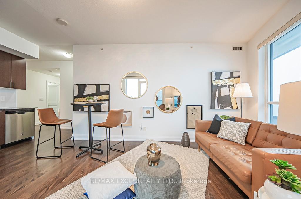 Photo 12 of Unit 2401, 7171 Yonge Street, Markham, Thornhill — HOMEH