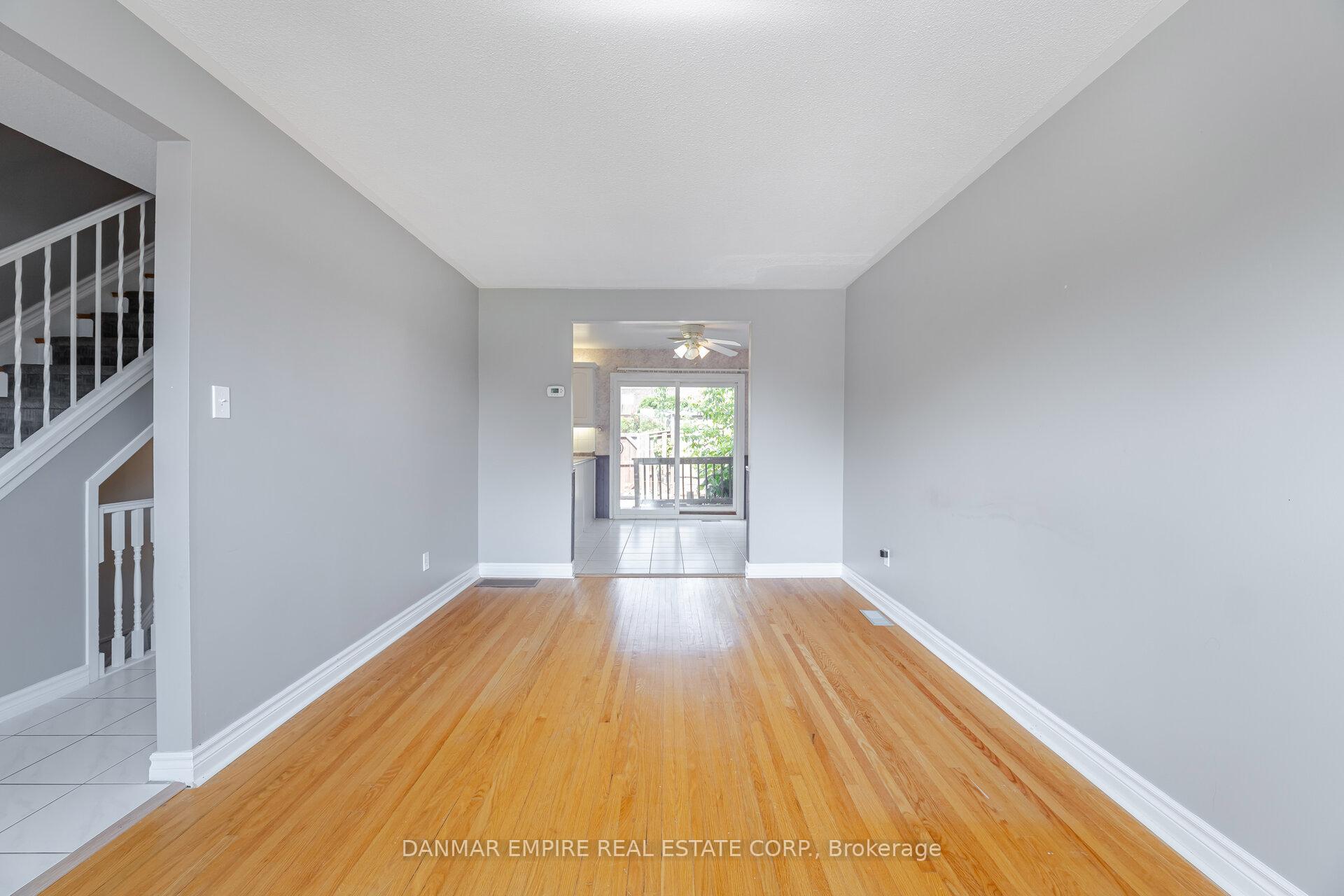 Photo 5 of Unit 32, 20 Mountainview Road S, Halton Hills, Georgetown — HOMEH