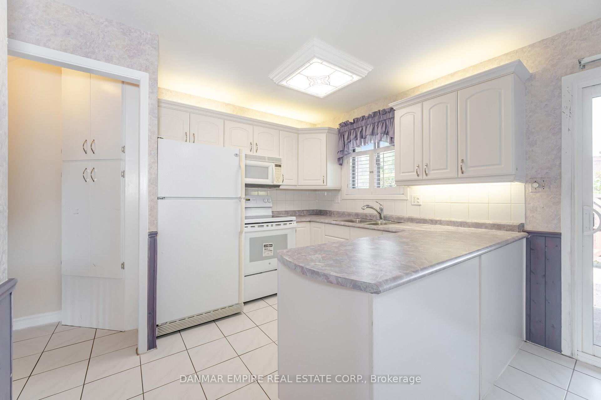 Photo 10 of Unit 32, 20 Mountainview Road S, Halton Hills, Georgetown — HOMEH