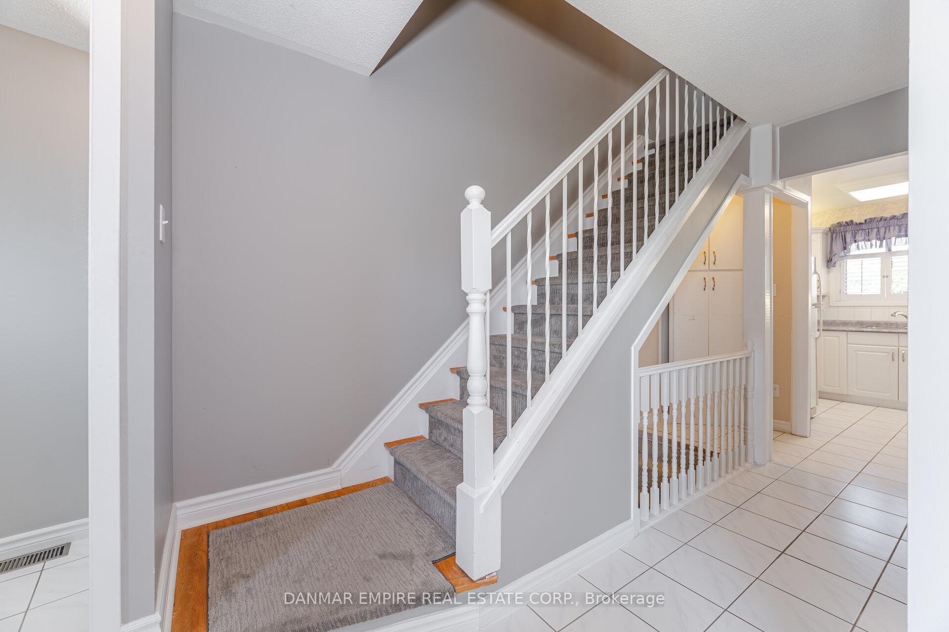 Photo 16 of Unit 32, 20 Mountainview Road S, Halton Hills, Georgetown — HOMEH