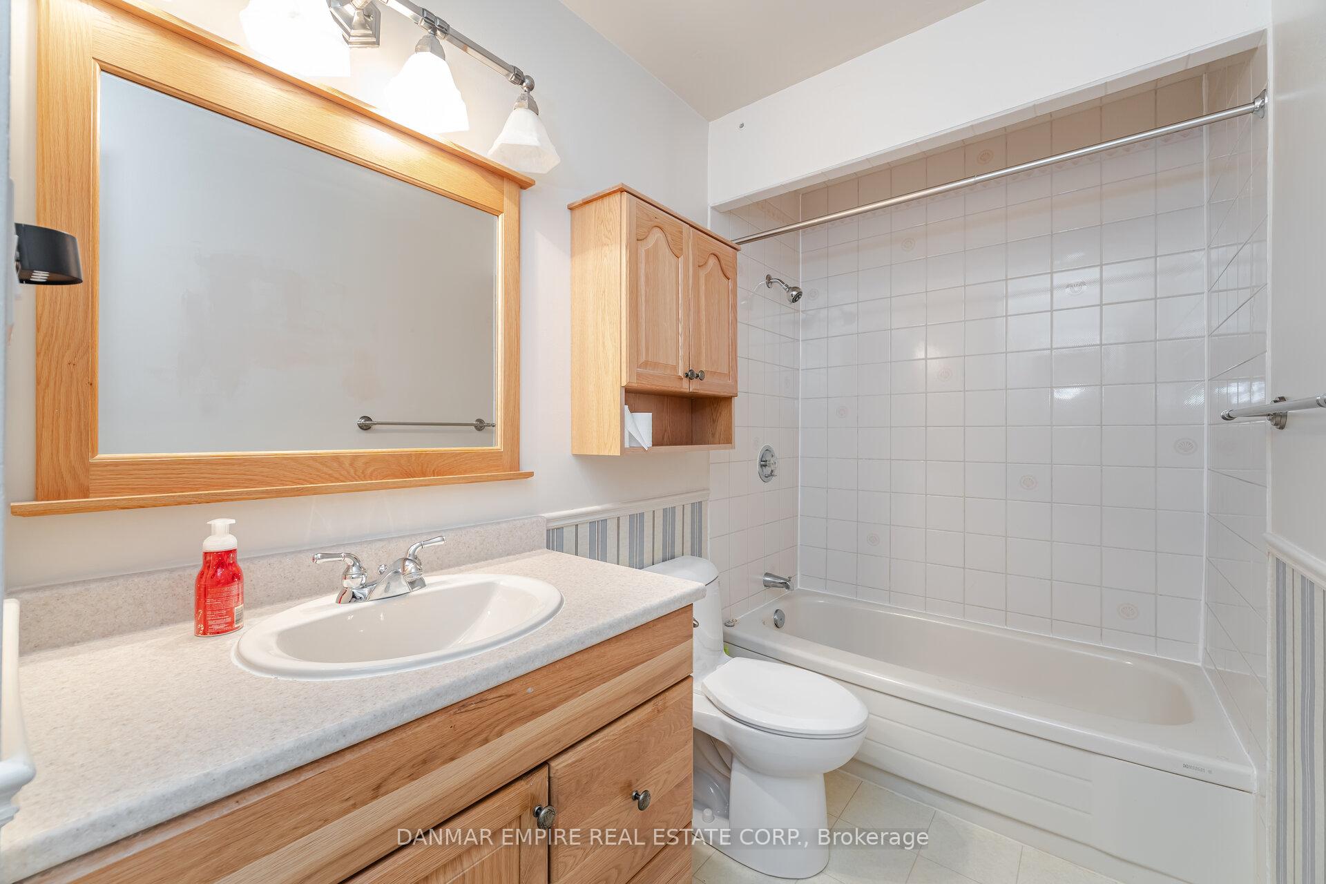 Photo 35 of Unit 32, 20 Mountainview Road S, Halton Hills, Georgetown — HOMEH