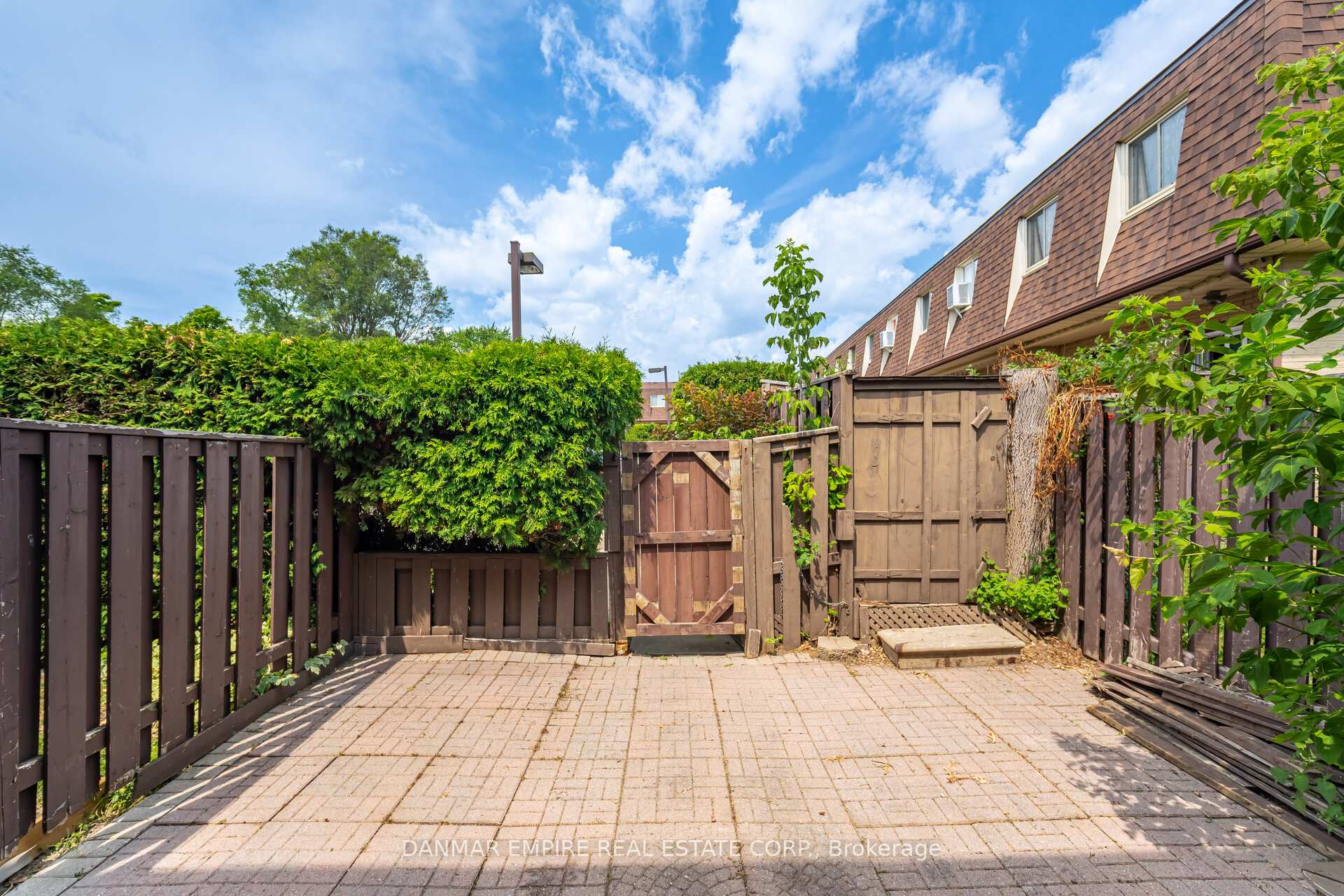 Photo 32 of Unit 32, 20 Mountainview Road S, Halton Hills, Georgetown — HOMEH