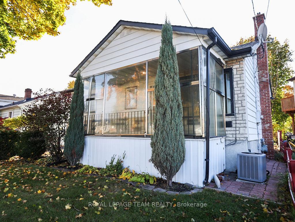 Photo 2 of 476 Bousquet Avenue, Cornwall — HOMEH