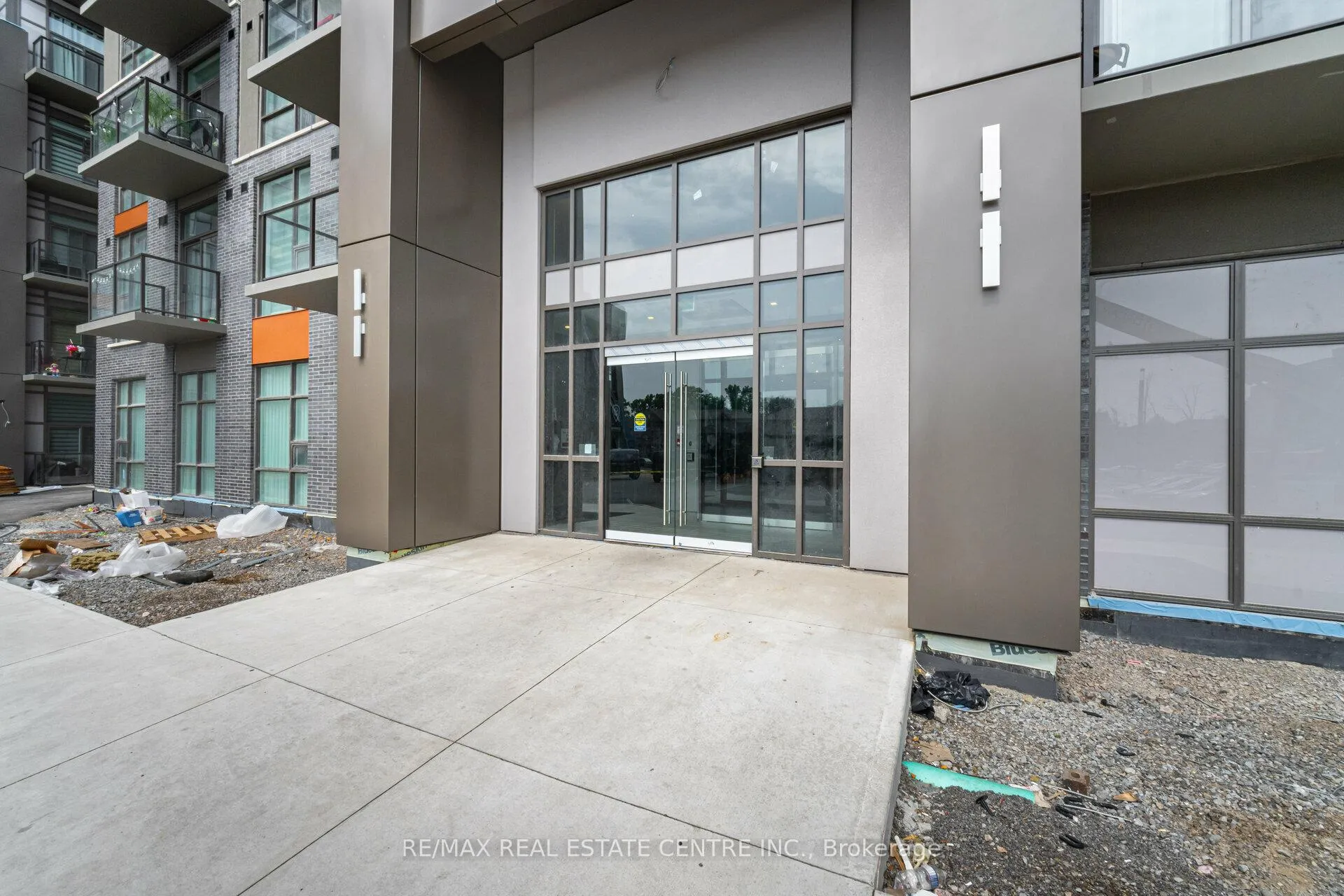 Photo 2 of Unit 329, 470 Dundas Street E, Hamilton, Waterdown — HOMEH