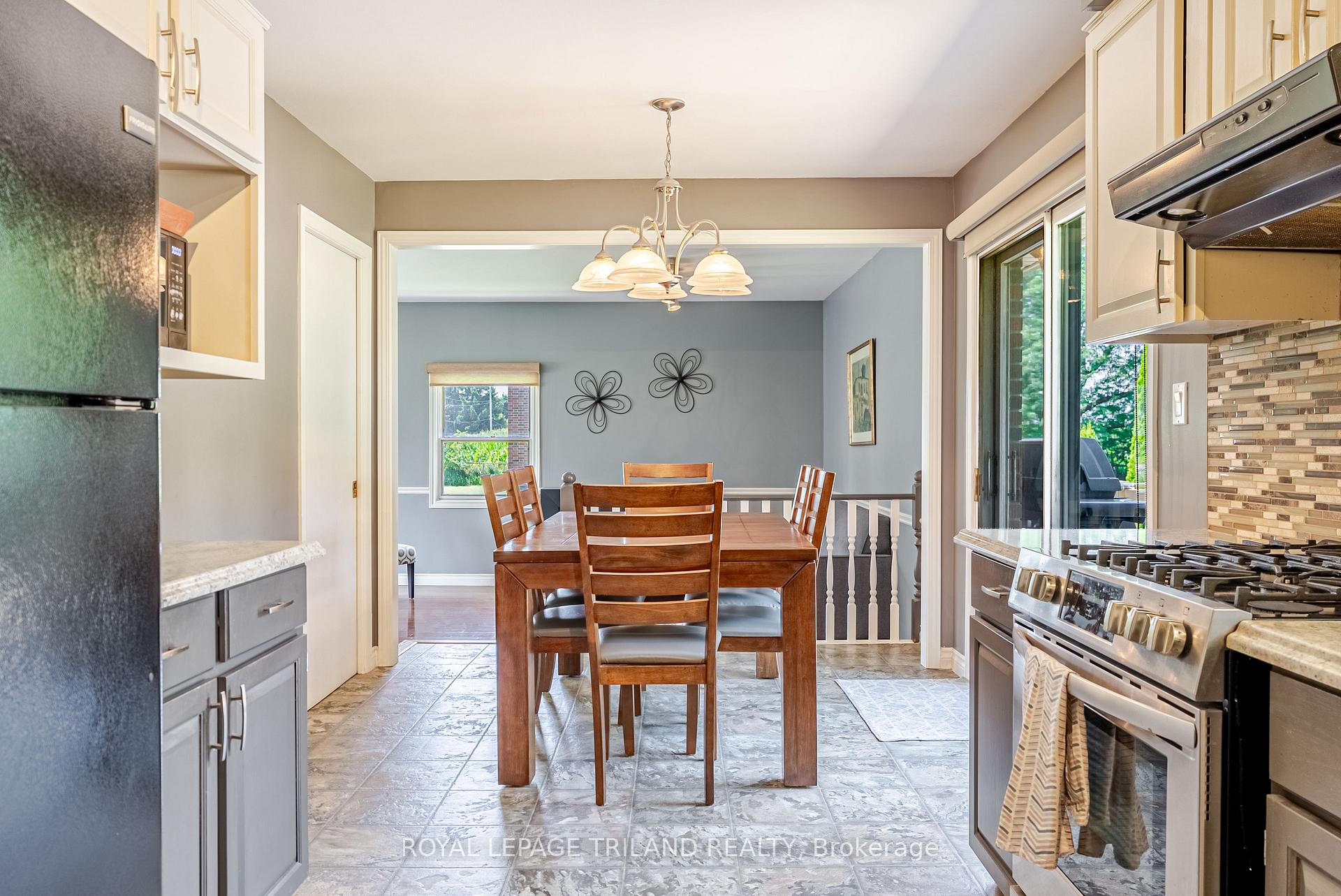Photo 12 of 118 Seventh Avenue, Central Elgin, Belmont — HOMEH