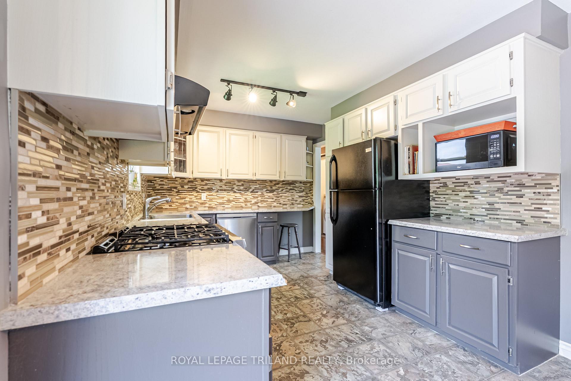 Photo 14 of 118 Seventh Avenue, Central Elgin, Belmont — HOMEH