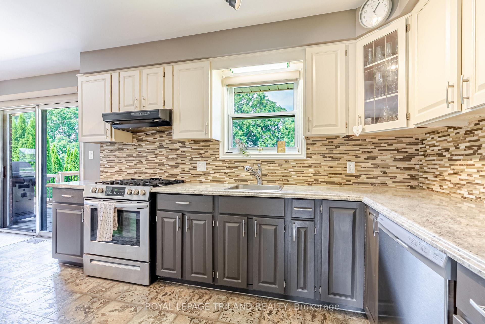 Photo 16 of 118 Seventh Avenue, Central Elgin, Belmont — HOMEH