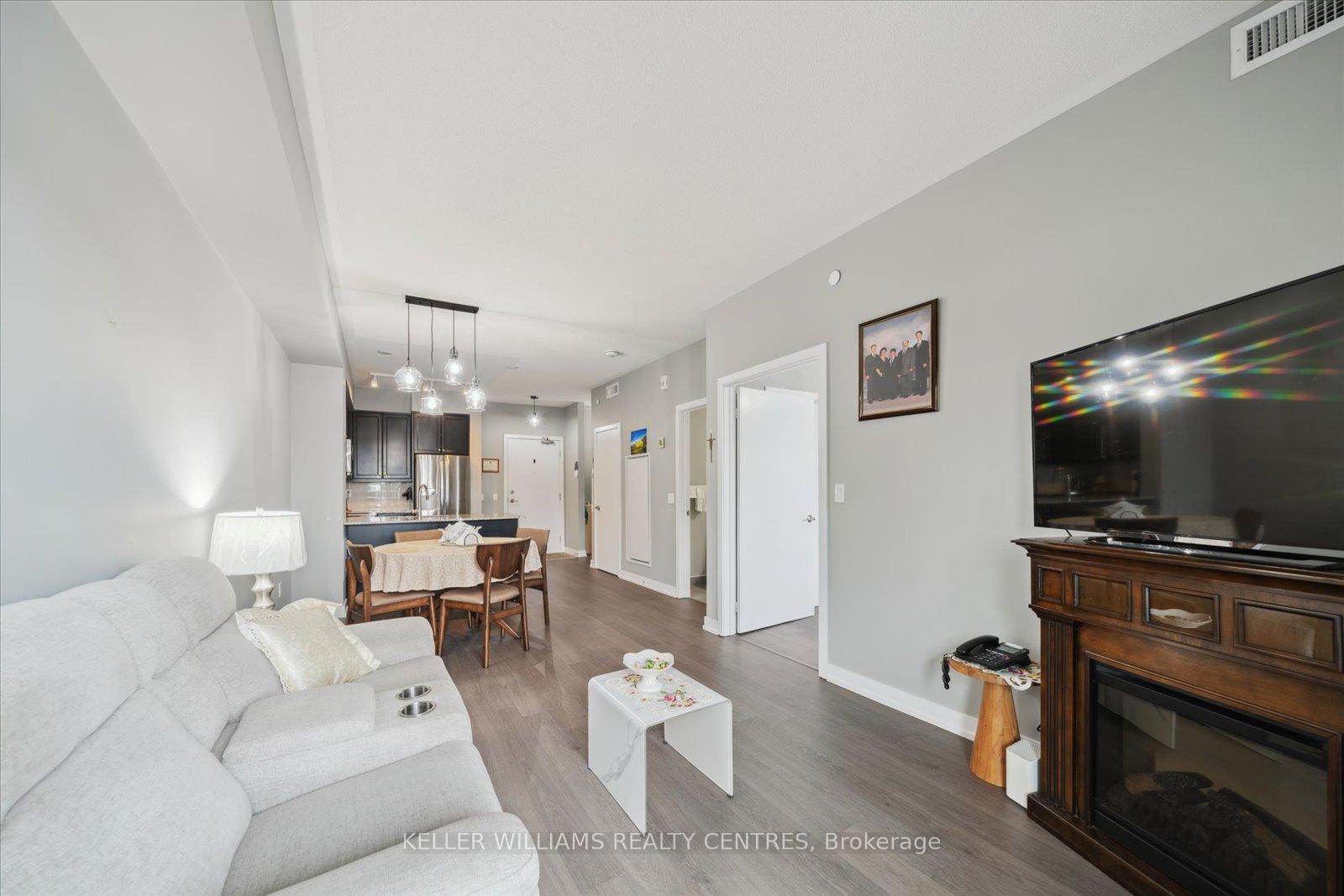 Photo 14 of Unit 124, 555 William Graham Drive, Aurora, Rural Aurora — HOMEH