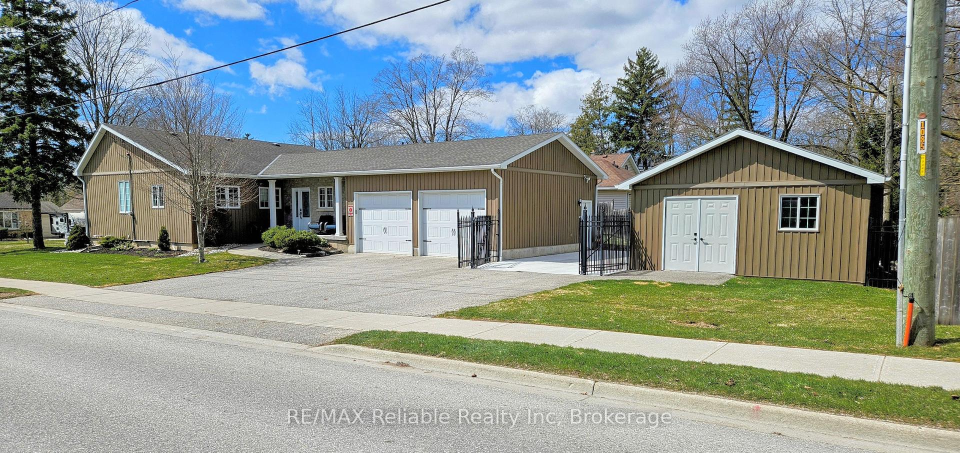 Photo 2 of 223 High Street, Central Huron, Clinton — HOMEH