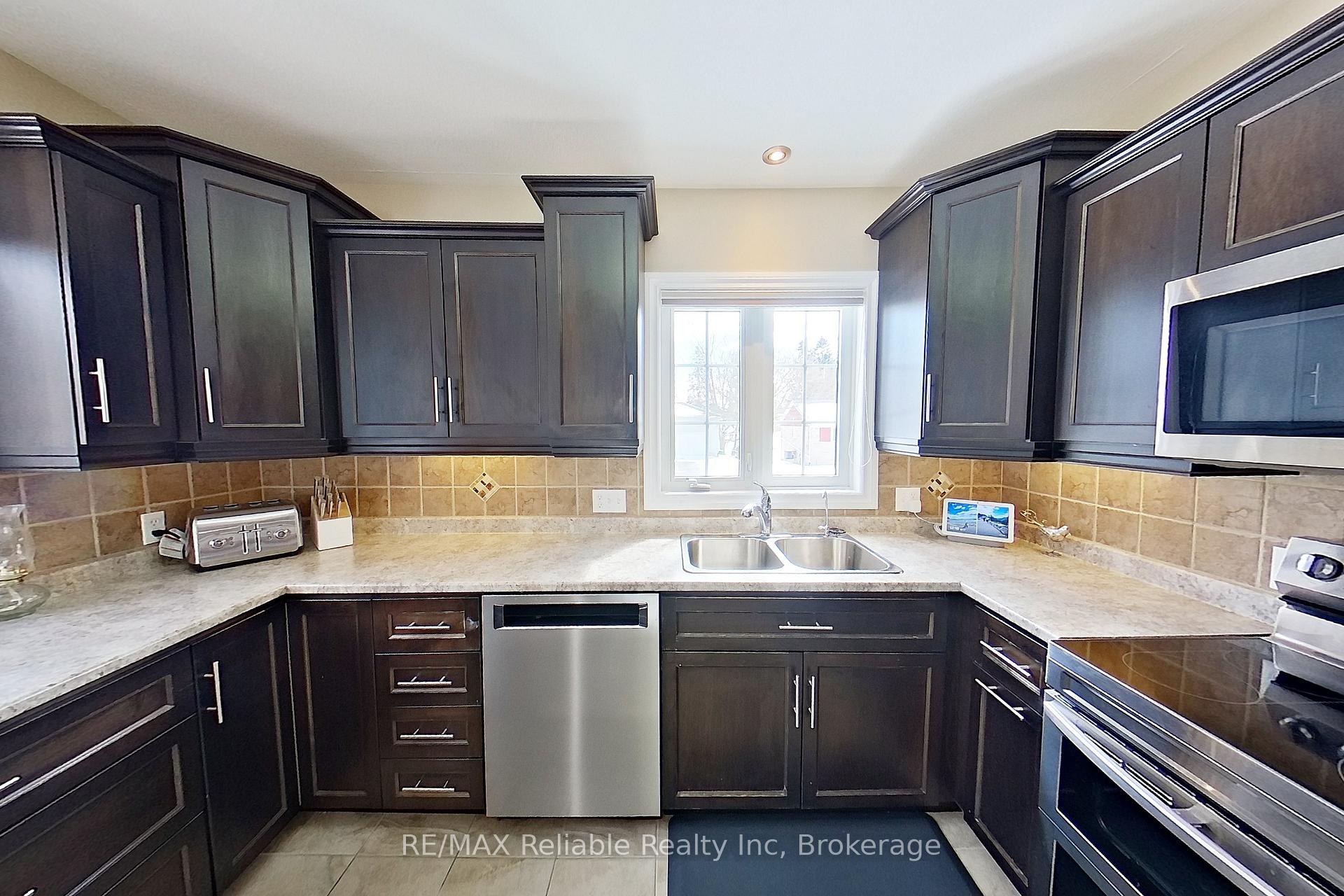 Photo 5 of 223 High Street, Central Huron, Clinton — HOMEH
