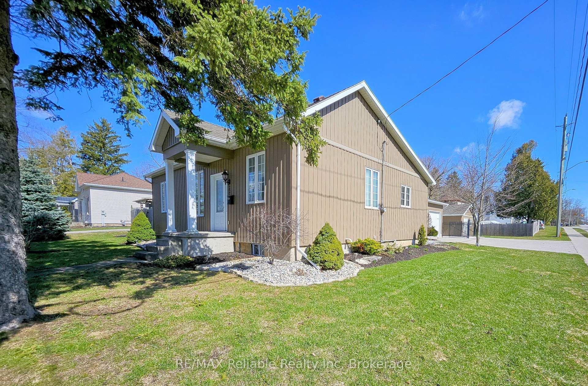 Photo 46 of 223 High Street, Central Huron, Clinton — HOMEH