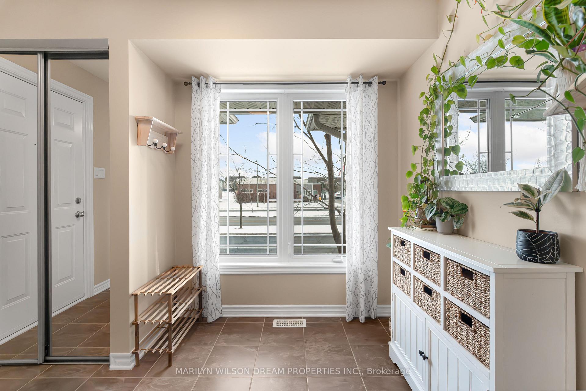 Photo 4 of Unit Unit A, 453 Chapman Mills Drive, Ottawa, Barrhaven - Strandherd — HOMEH