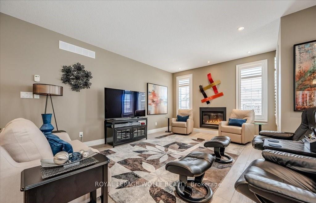 Photo 5 of Unit 40, 435 Winchester Drive, Waterloo — HOMEH