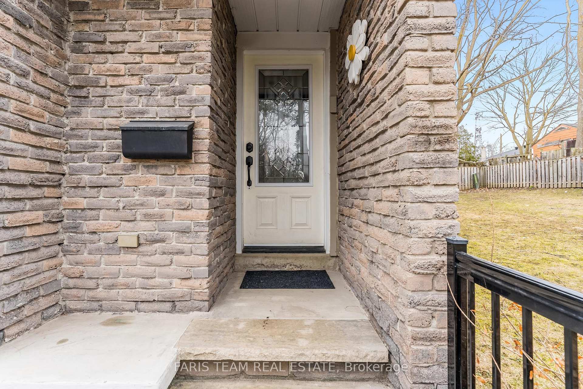 Photo 3 of Unit 1, 2 North Street, Barrie, Wellington — HOMEH
