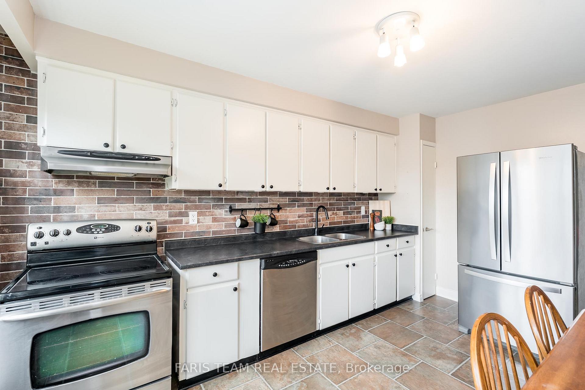 Photo 5 of Unit 1, 2 North Street, Barrie, Wellington — HOMEH