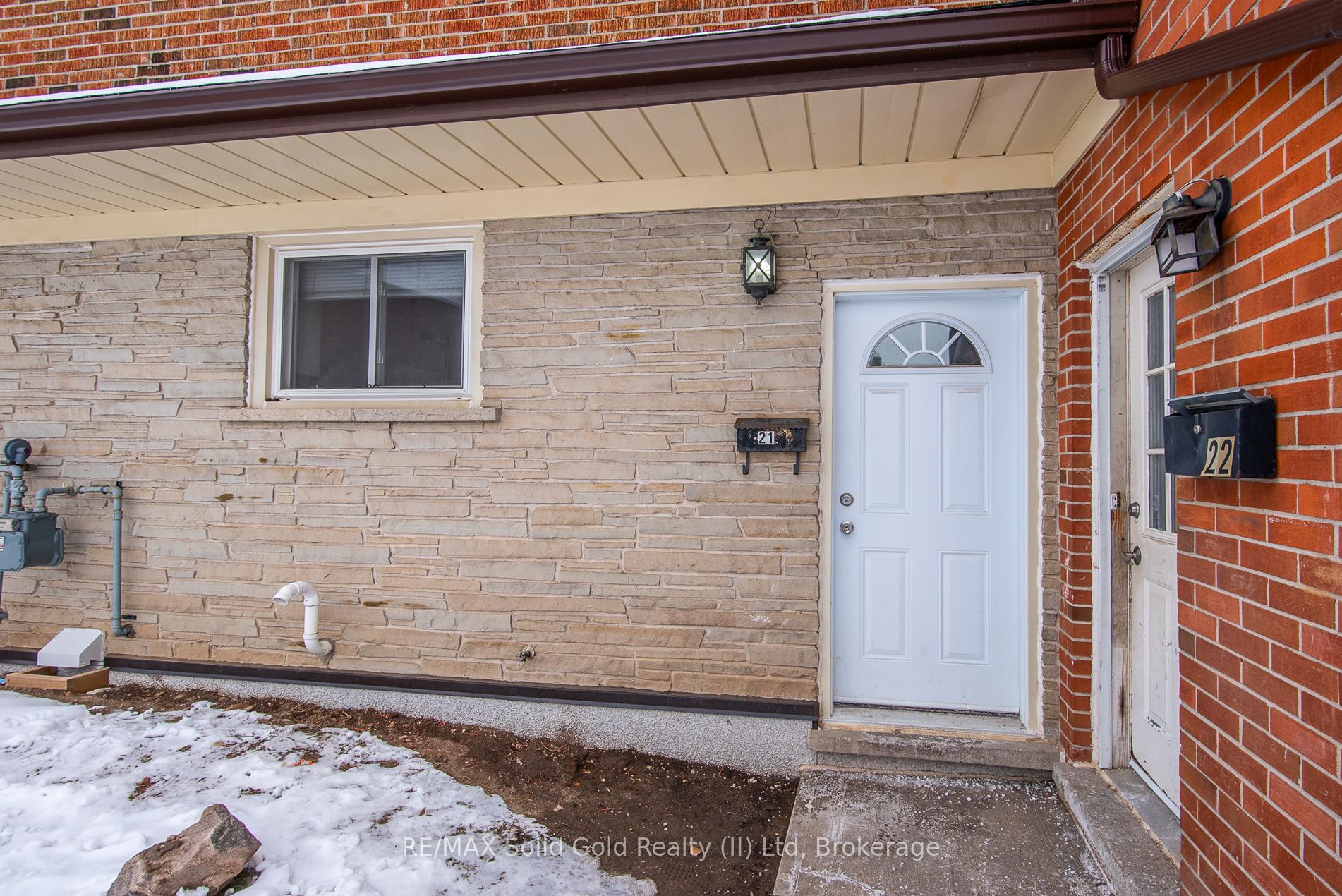 Photo 6 of Unit 21, 162 Jansen Avenue, Kitchener — HOMEH