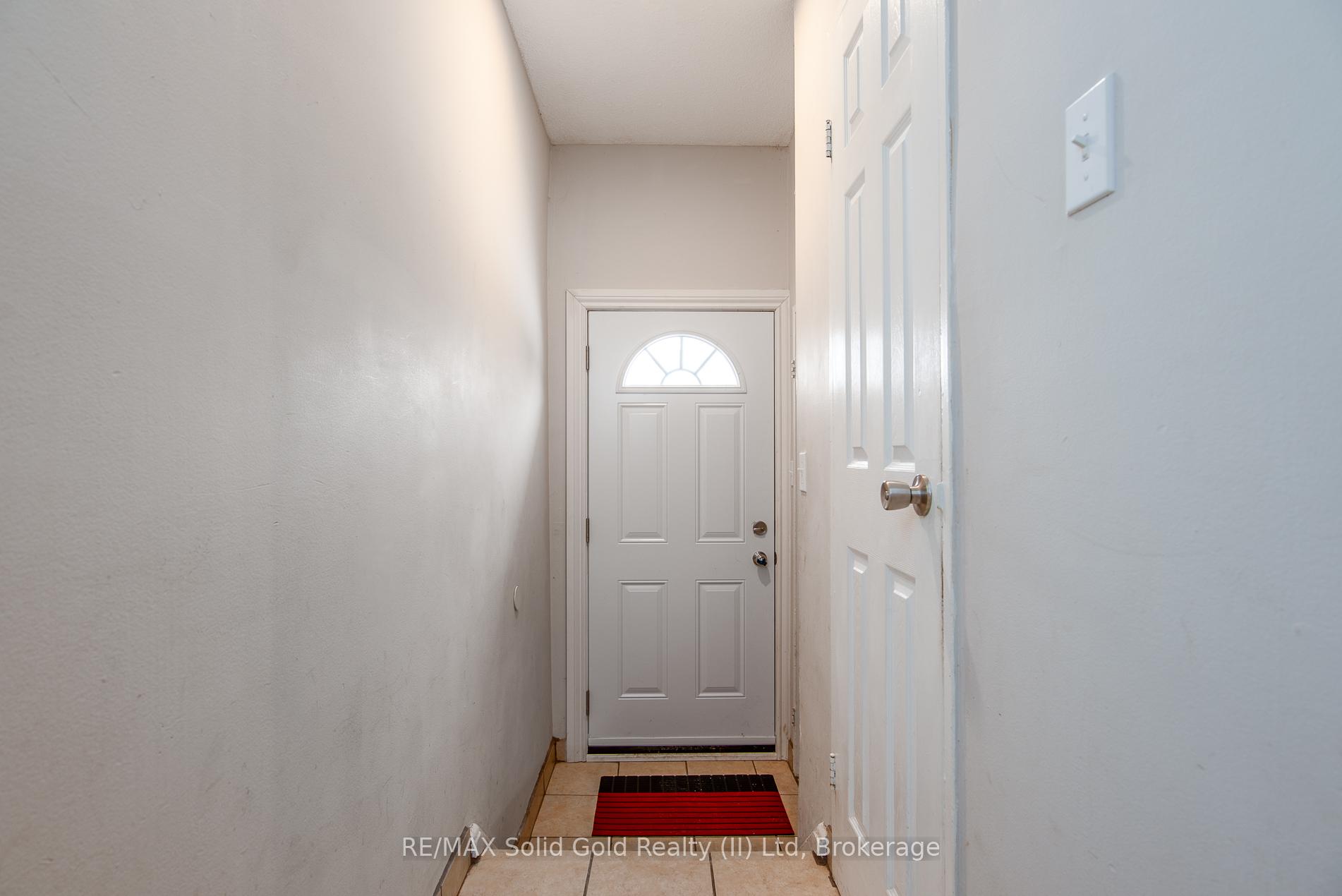 Photo 7 of Unit 21, 162 Jansen Avenue, Kitchener — HOMEH