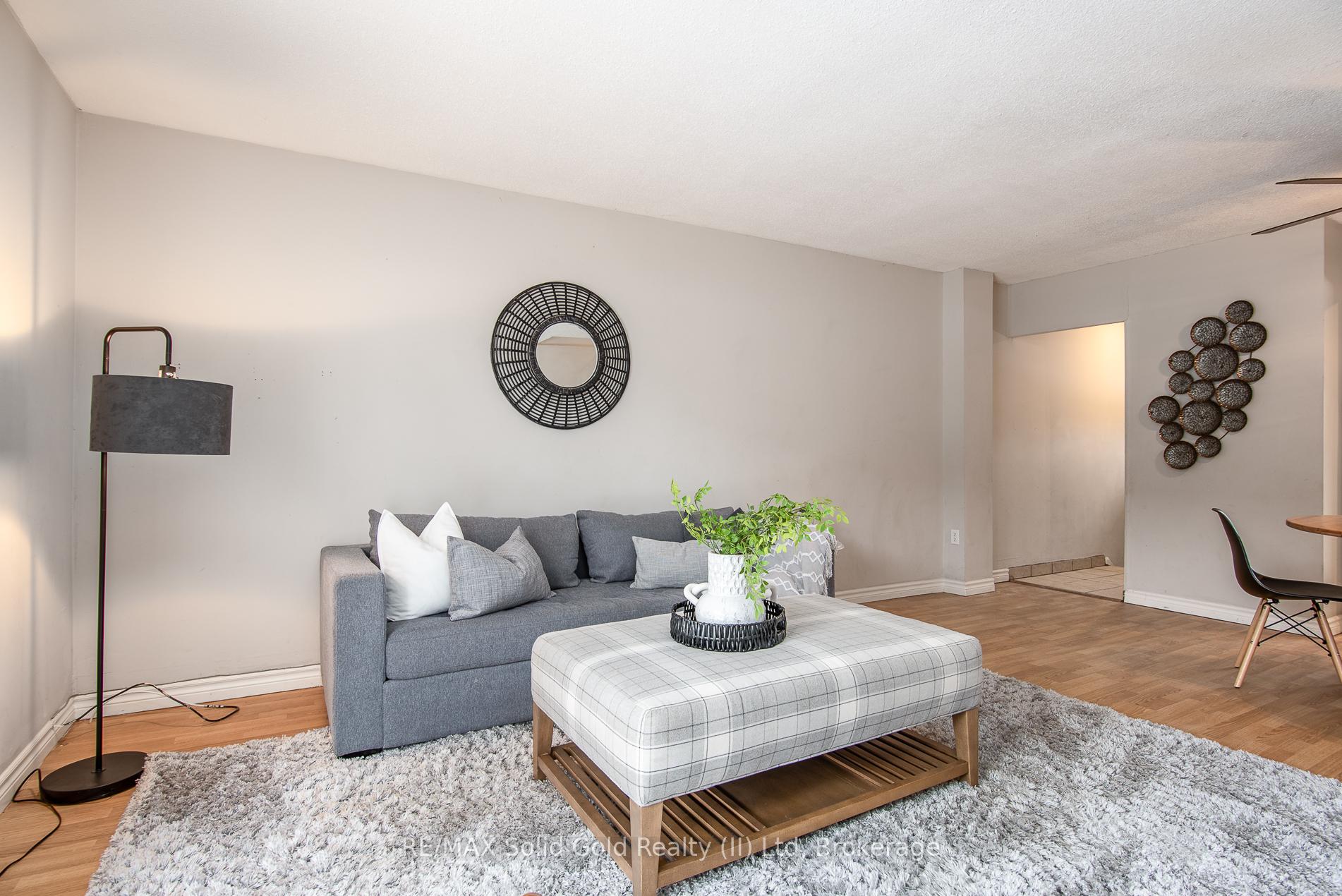 Photo 14 of Unit 21, 162 Jansen Avenue, Kitchener — HOMEH