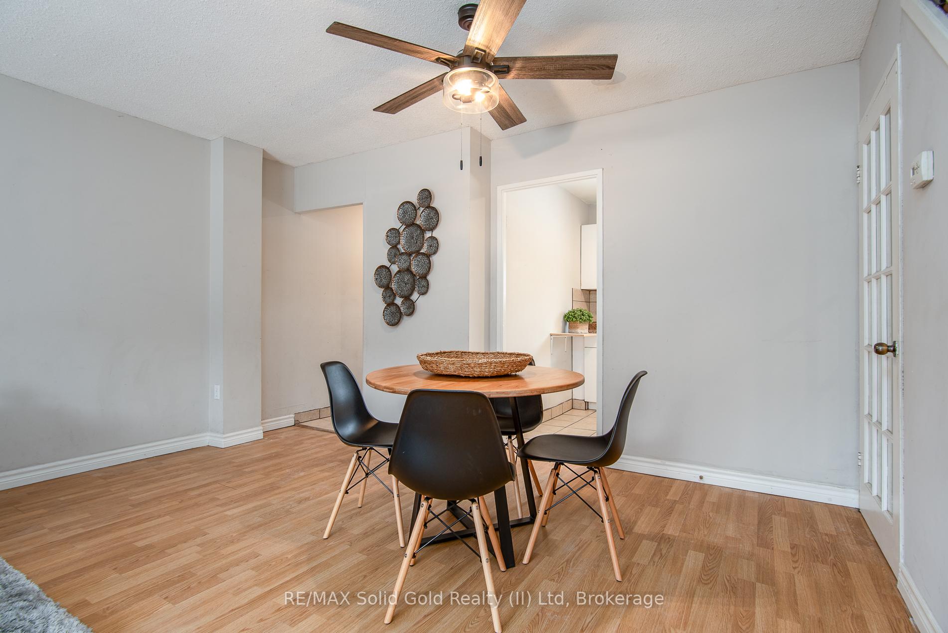 Photo 17 of Unit 21, 162 Jansen Avenue, Kitchener — HOMEH
