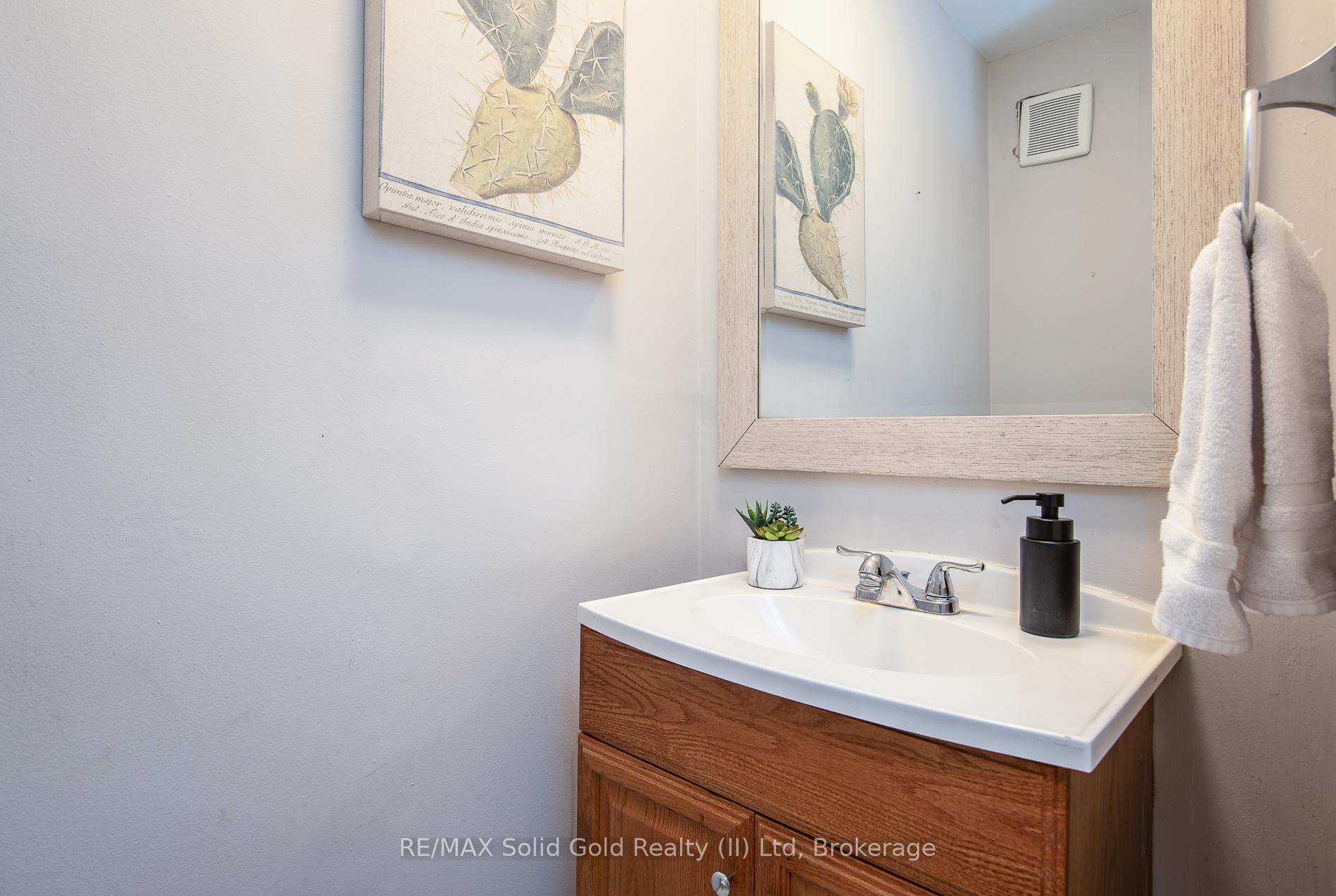 Photo 23 of Unit 21, 162 Jansen Avenue, Kitchener — HOMEH