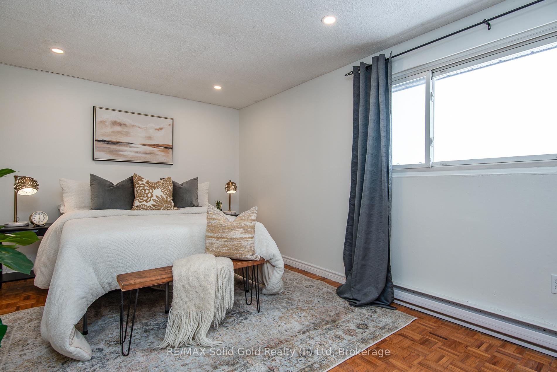 Photo 24 of Unit 21, 162 Jansen Avenue, Kitchener — HOMEH