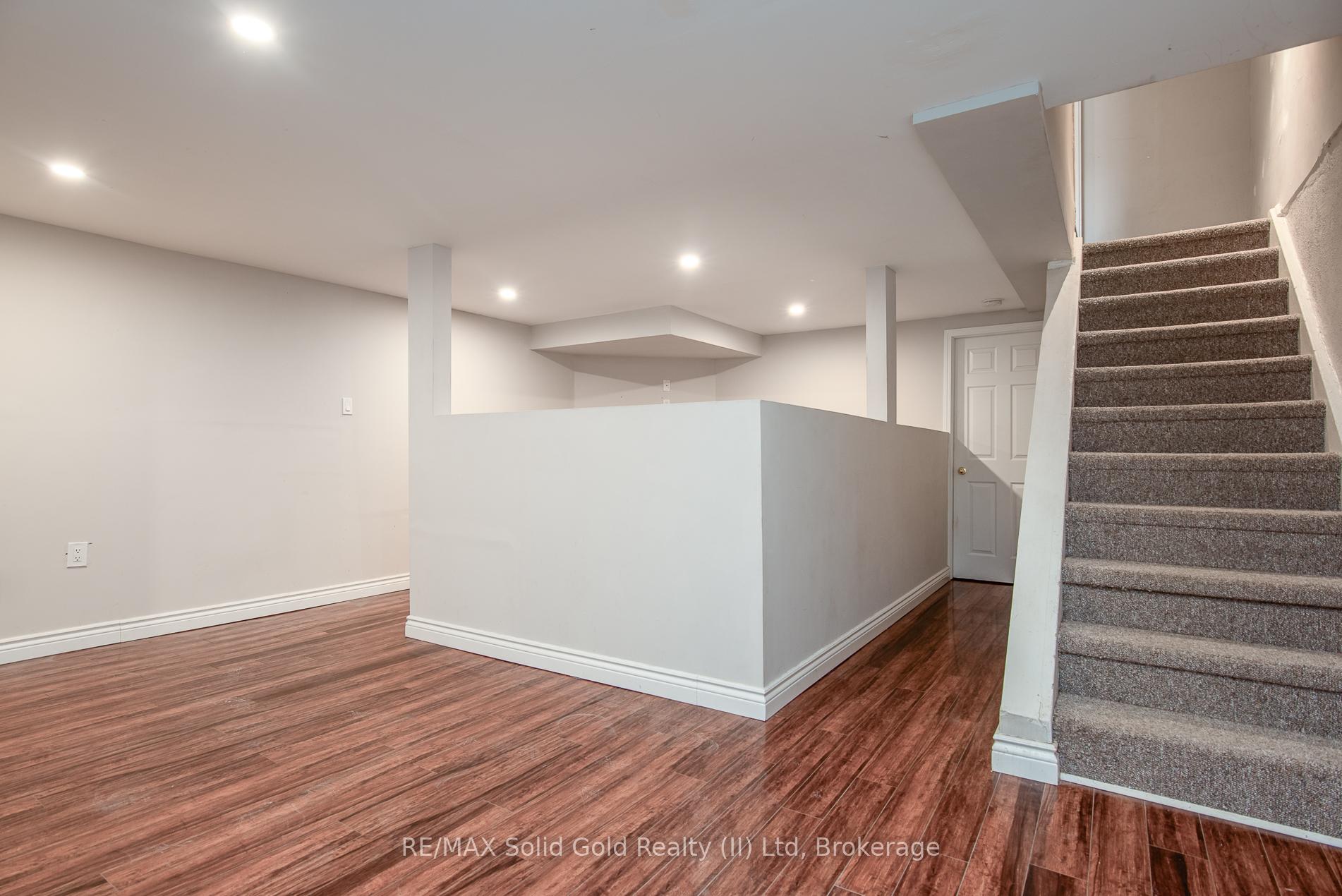 Photo 33 of Unit 21, 162 Jansen Avenue, Kitchener — HOMEH