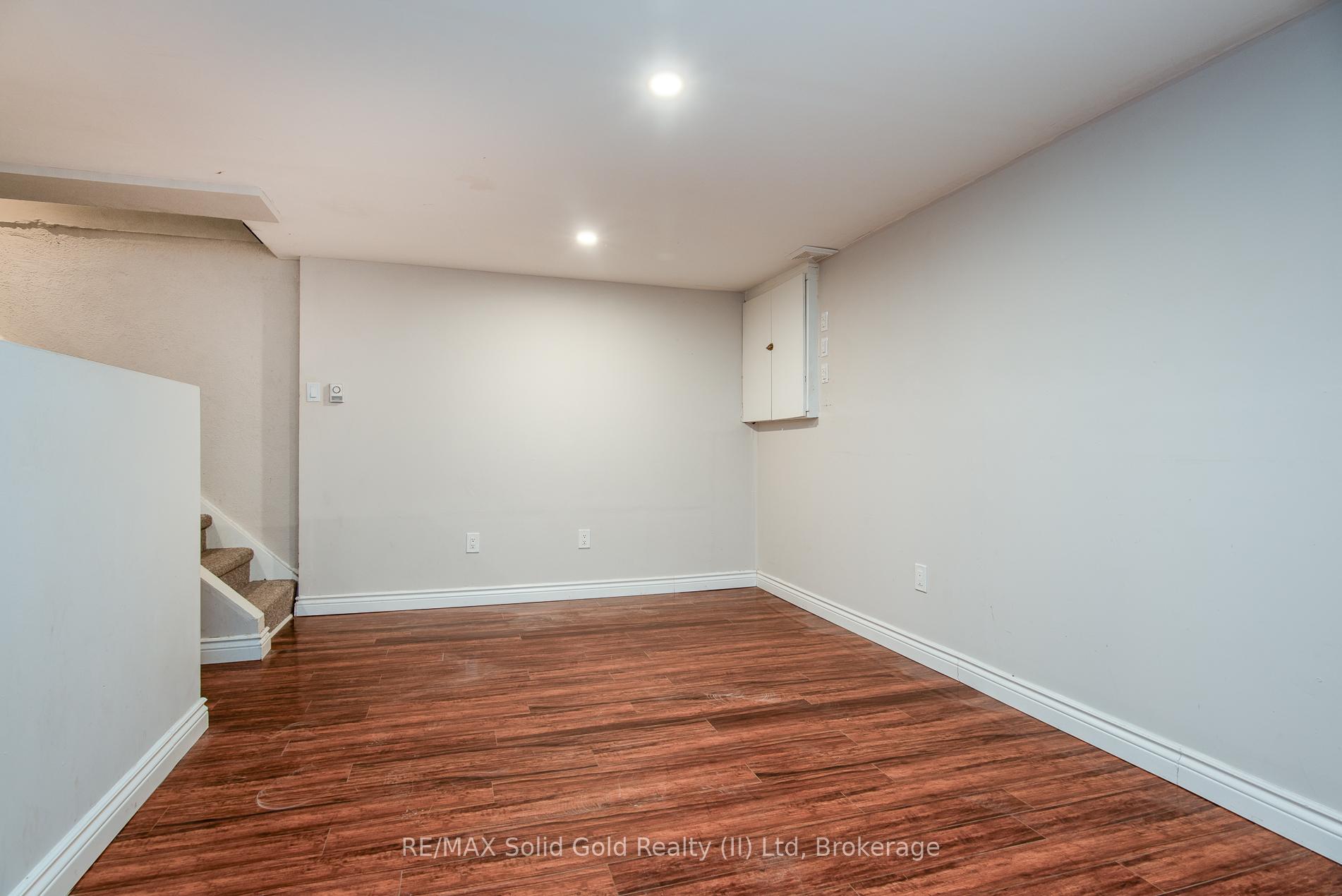 Photo 35 of Unit 21, 162 Jansen Avenue, Kitchener — HOMEH
