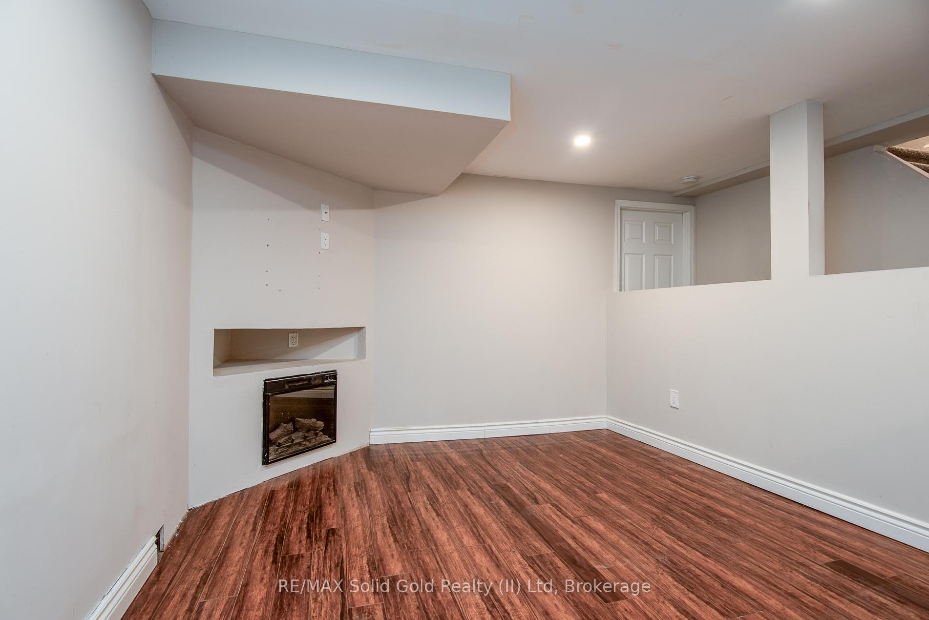 Photo 36 of Unit 21, 162 Jansen Avenue, Kitchener — HOMEH