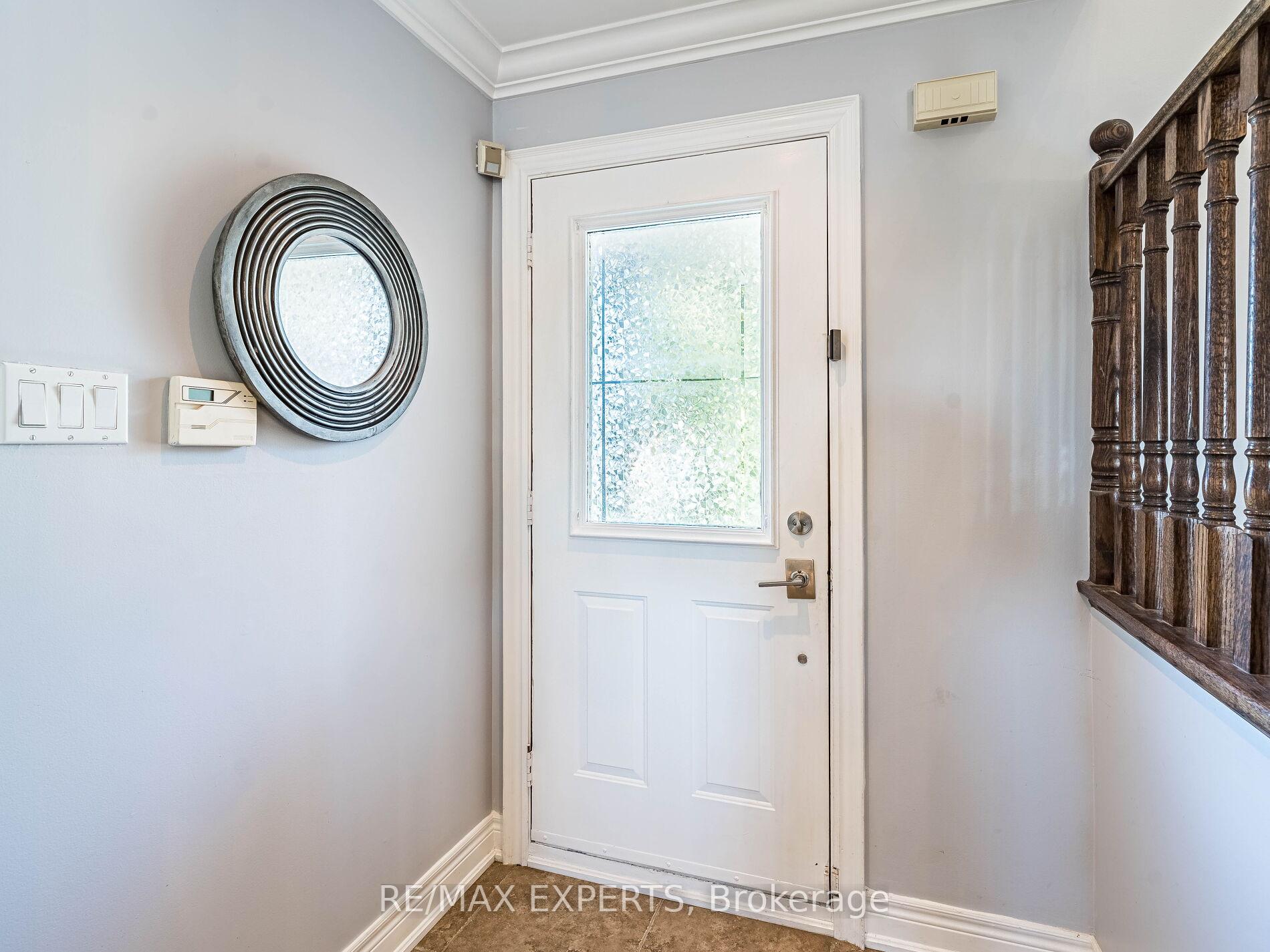 Photo 6 of 20 Foxchase Drive, Caledon, Bolton North — HOMEH