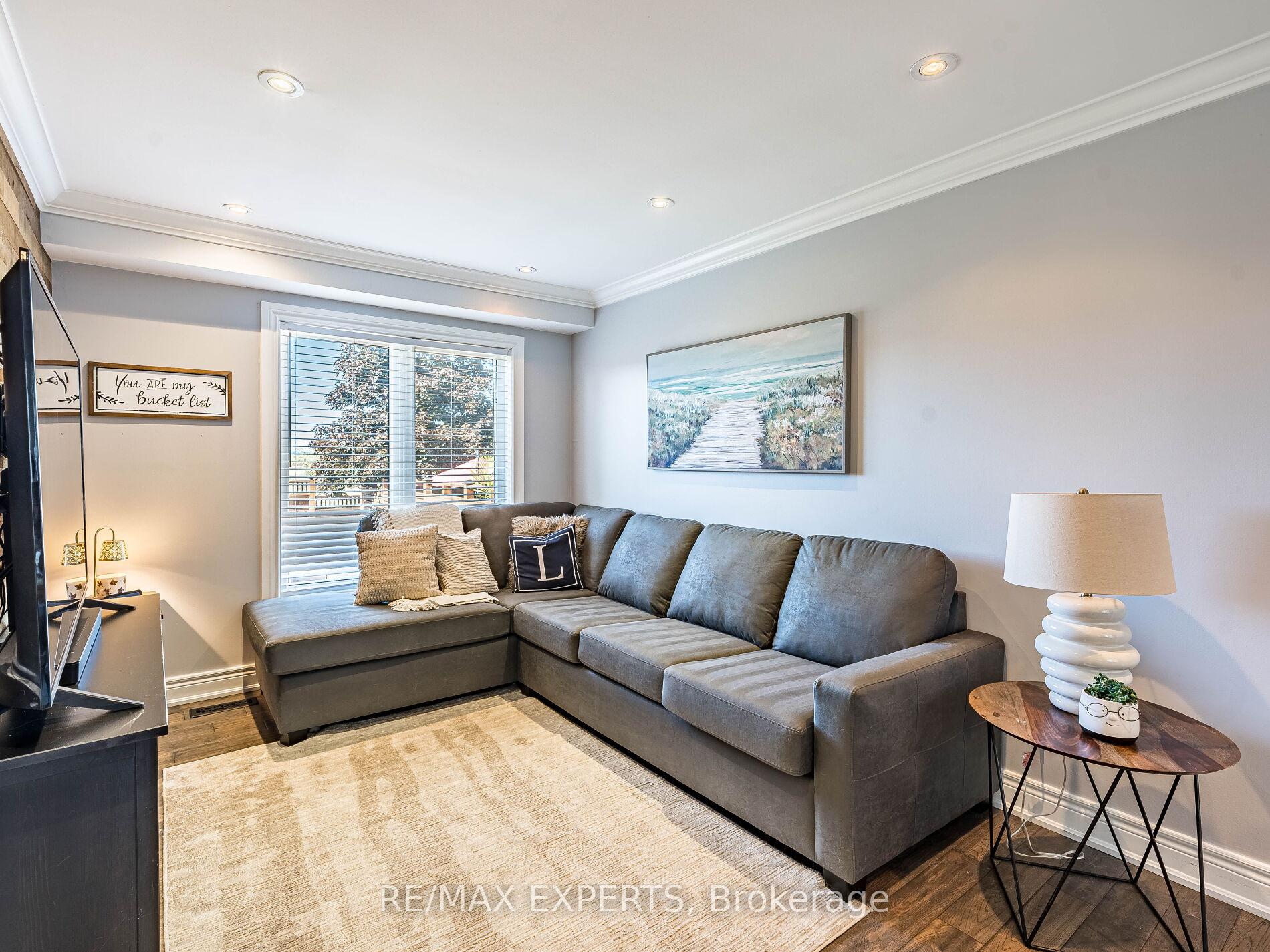 Photo 7 of 20 Foxchase Drive, Caledon, Bolton North — HOMEH