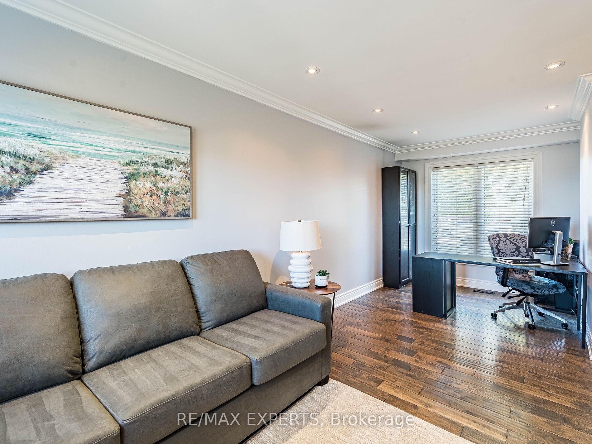 Photo 9 of 20 Foxchase Drive, Caledon, Bolton North — HOMEH