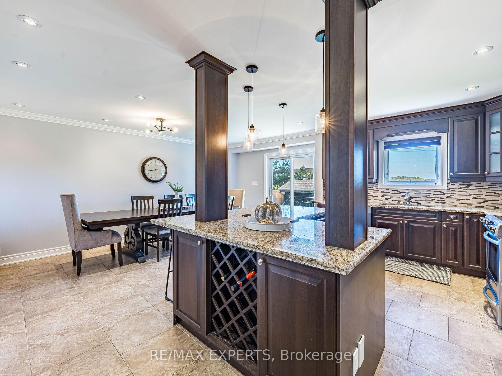 Photo 11 of 20 Foxchase Drive, Caledon, Bolton North — HOMEH