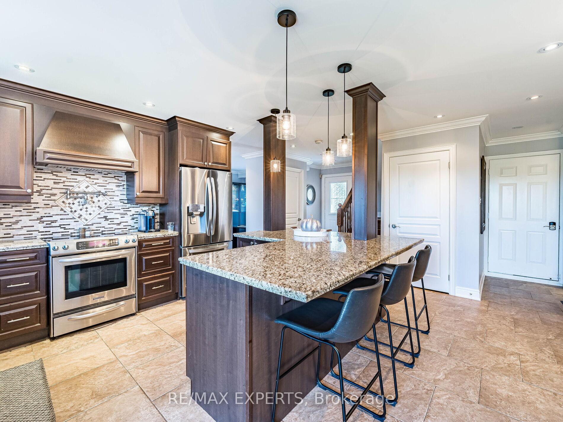 Photo 13 of 20 Foxchase Drive, Caledon, Bolton North — HOMEH