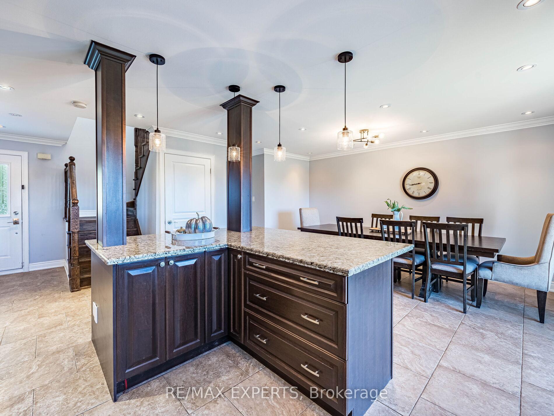 Photo 14 of 20 Foxchase Drive, Caledon, Bolton North — HOMEH