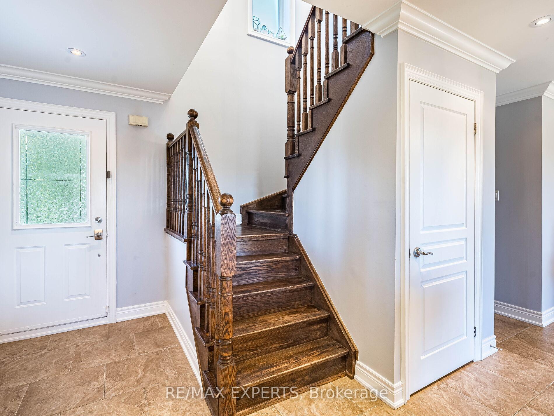 Photo 21 of 20 Foxchase Drive, Caledon, Bolton North — HOMEH