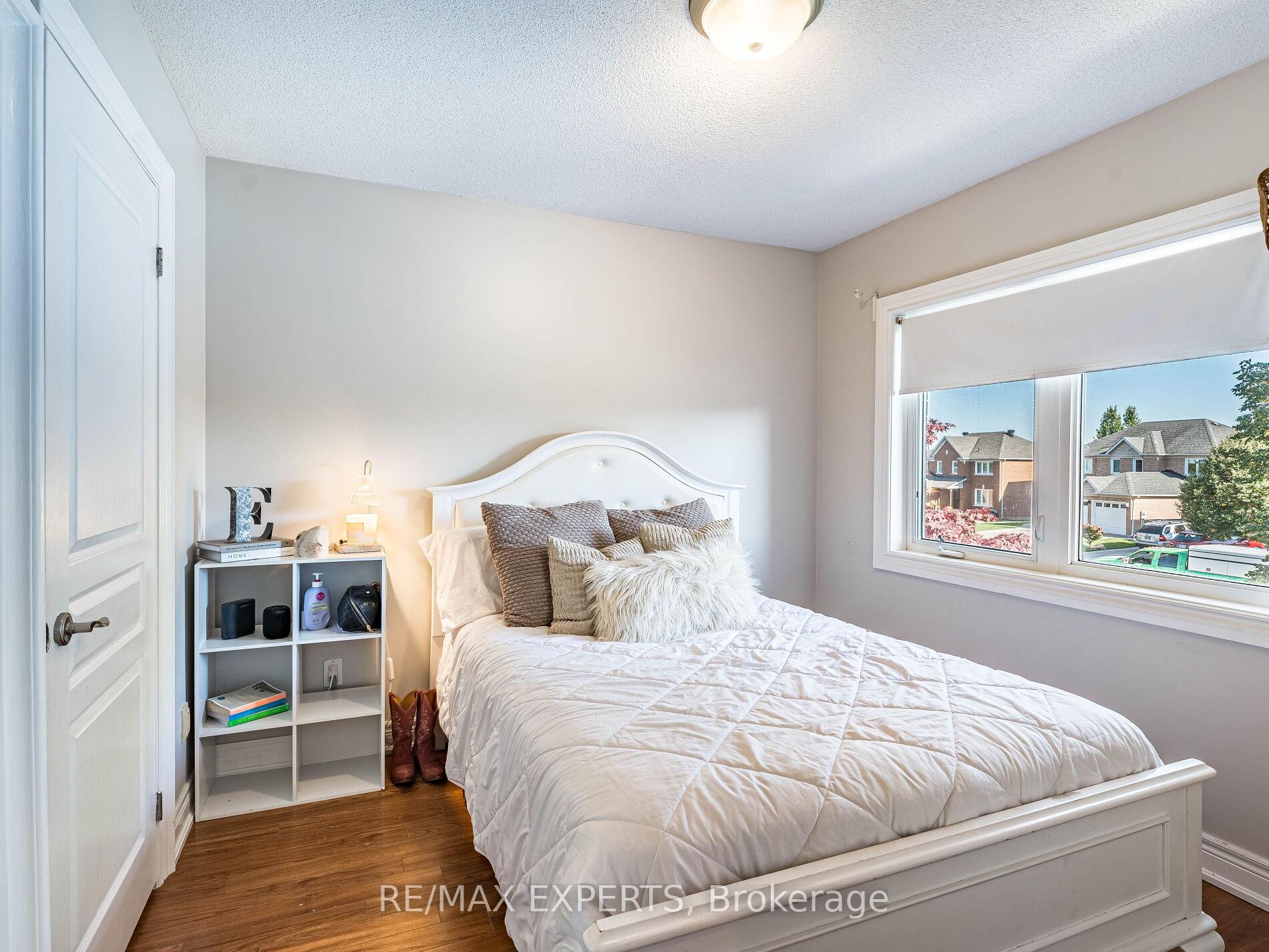 Photo 23 of 20 Foxchase Drive, Caledon, Bolton North — HOMEH