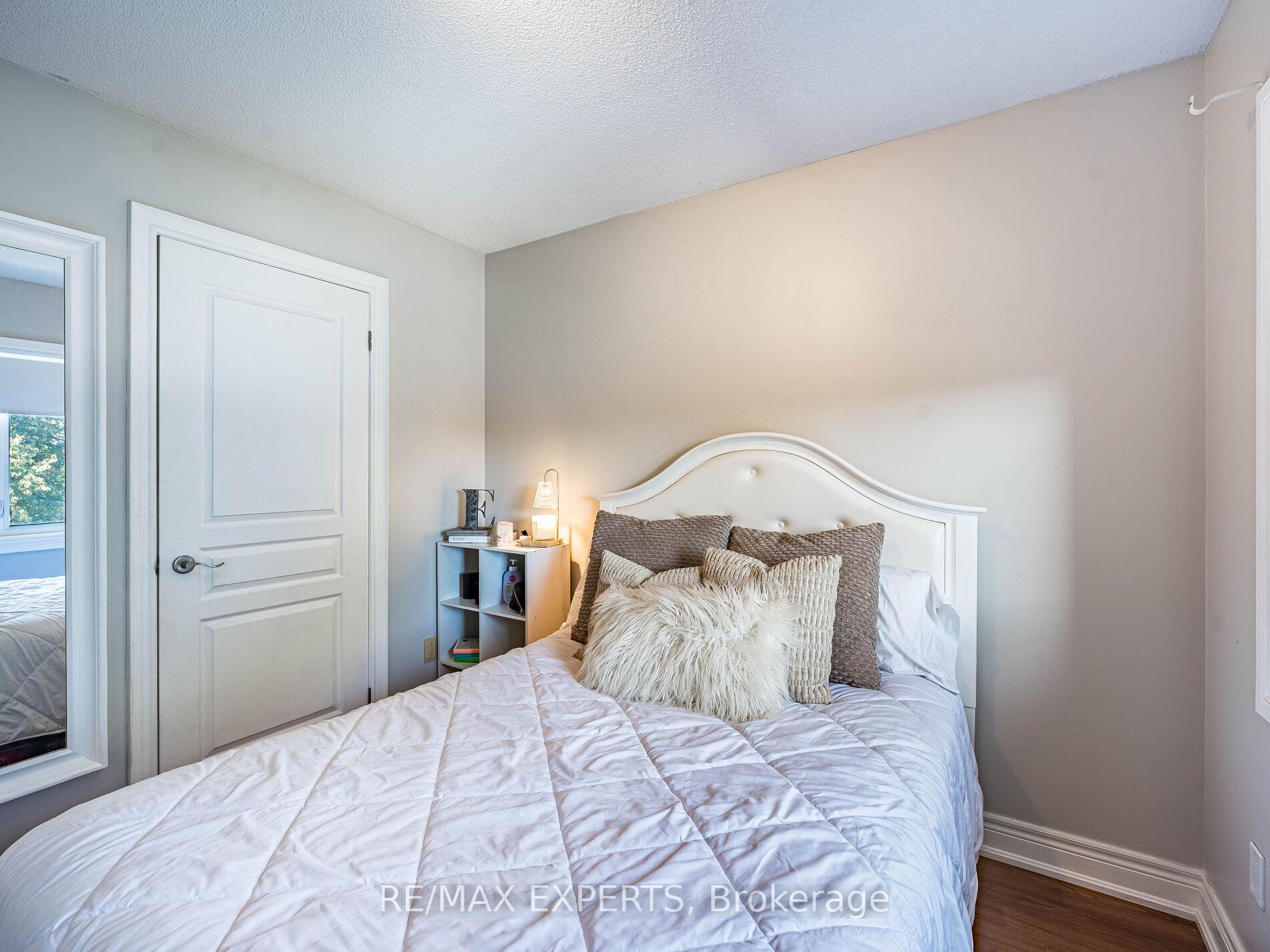 Photo 24 of 20 Foxchase Drive, Caledon, Bolton North — HOMEH