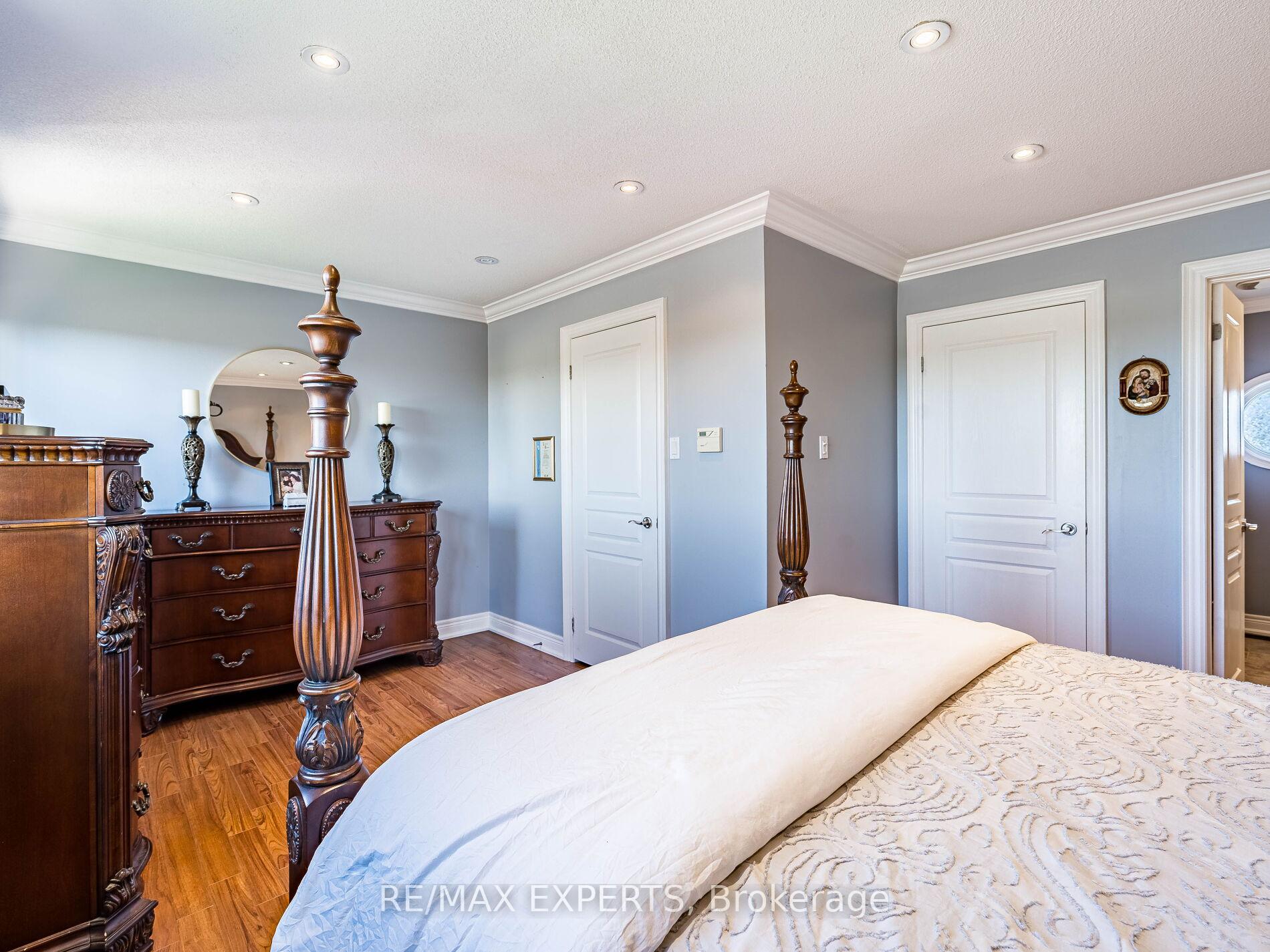 Photo 30 of 20 Foxchase Drive, Caledon, Bolton North — HOMEH