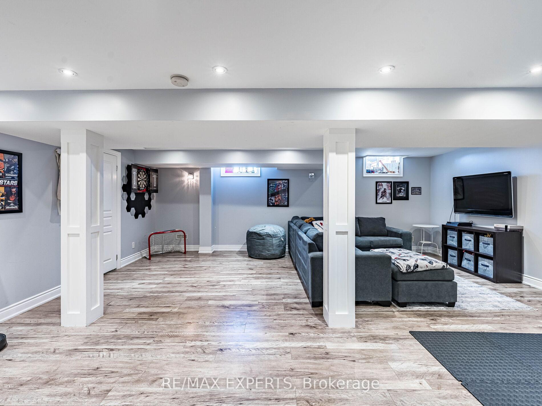 Photo 35 of 20 Foxchase Drive, Caledon, Bolton North — HOMEH