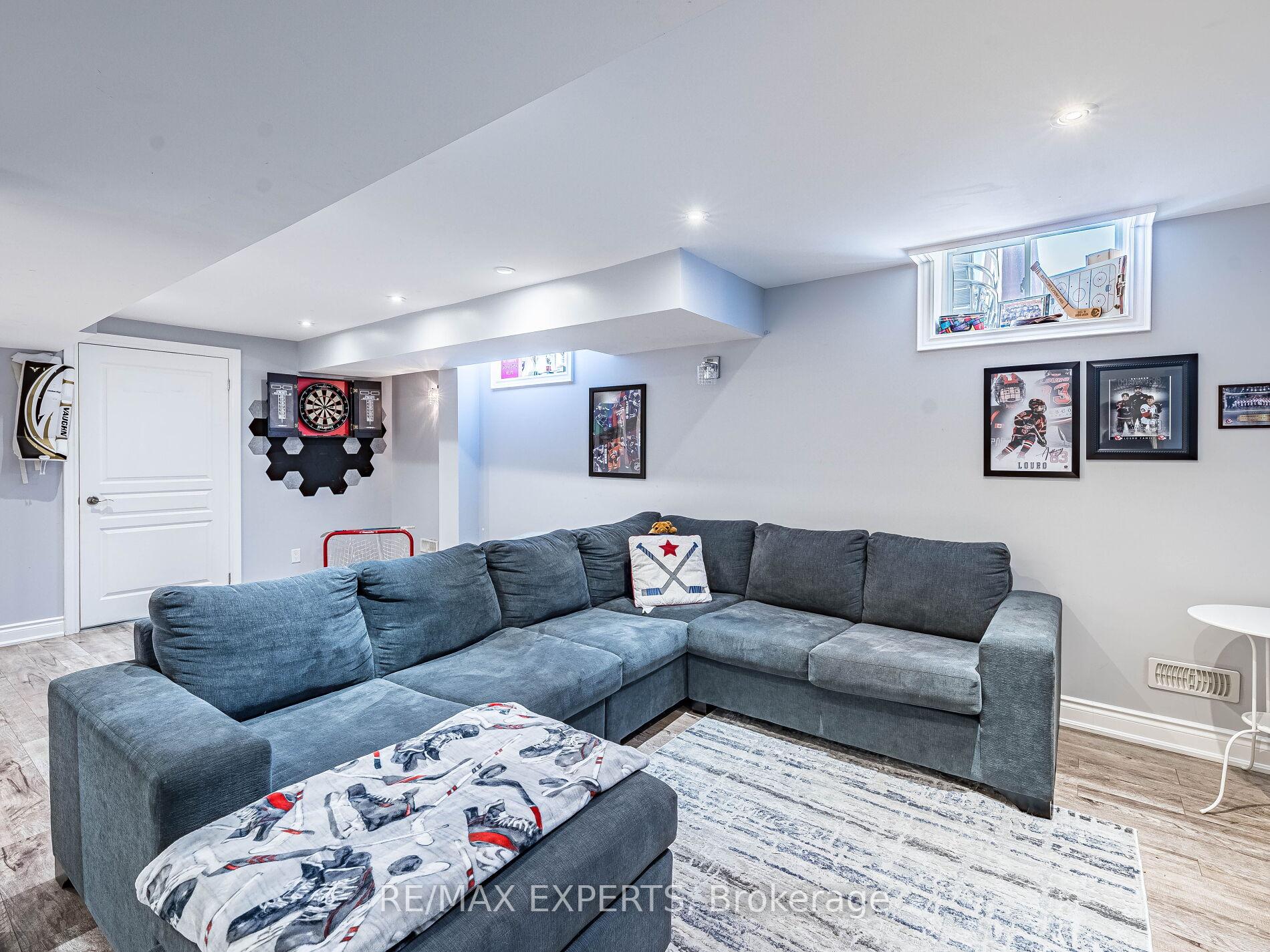 Photo 36 of 20 Foxchase Drive, Caledon, Bolton North — HOMEH